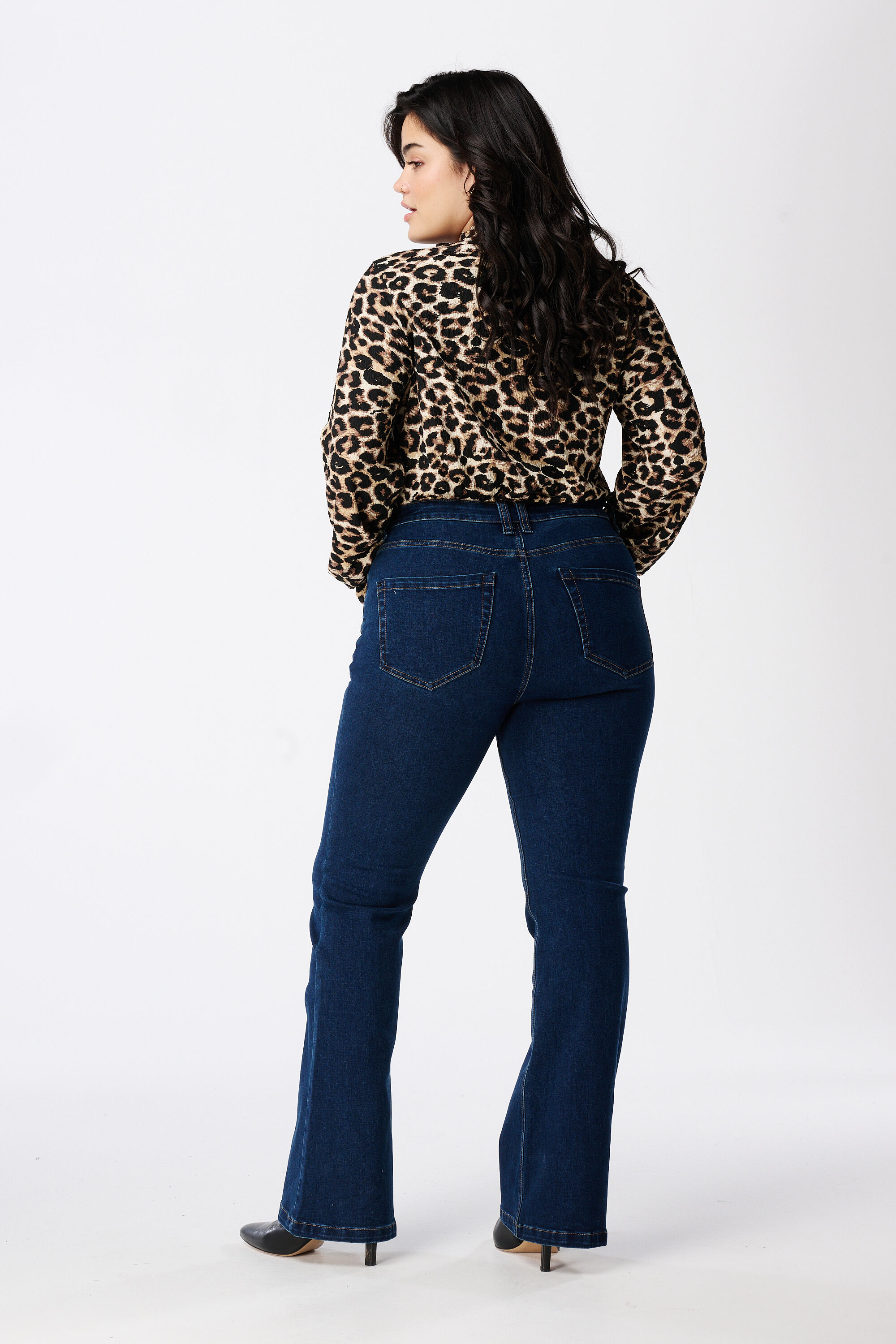 Jean &eacute;vas&eacute; JASMIN image number 3