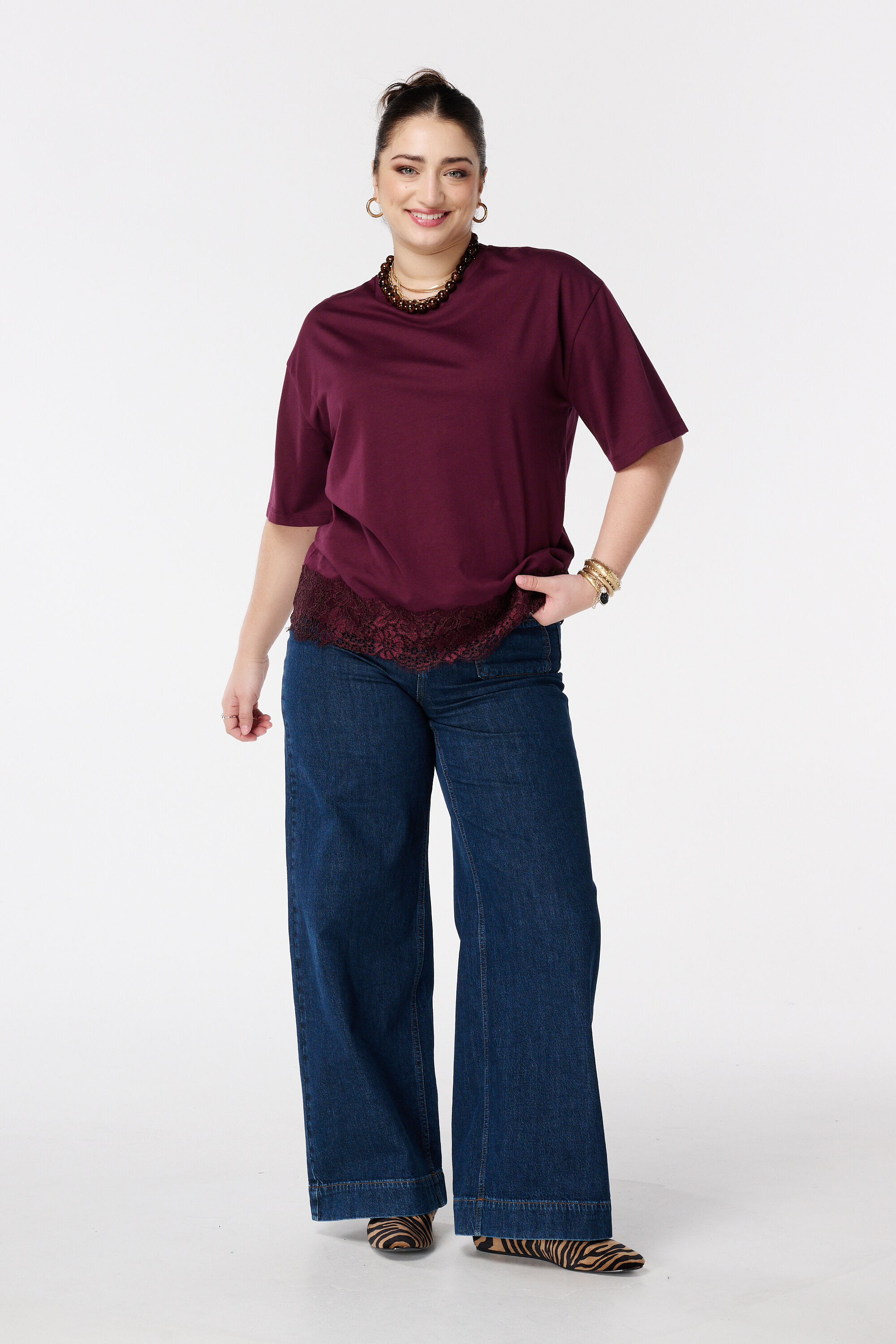 Oversized t-shirt met kant image number 5