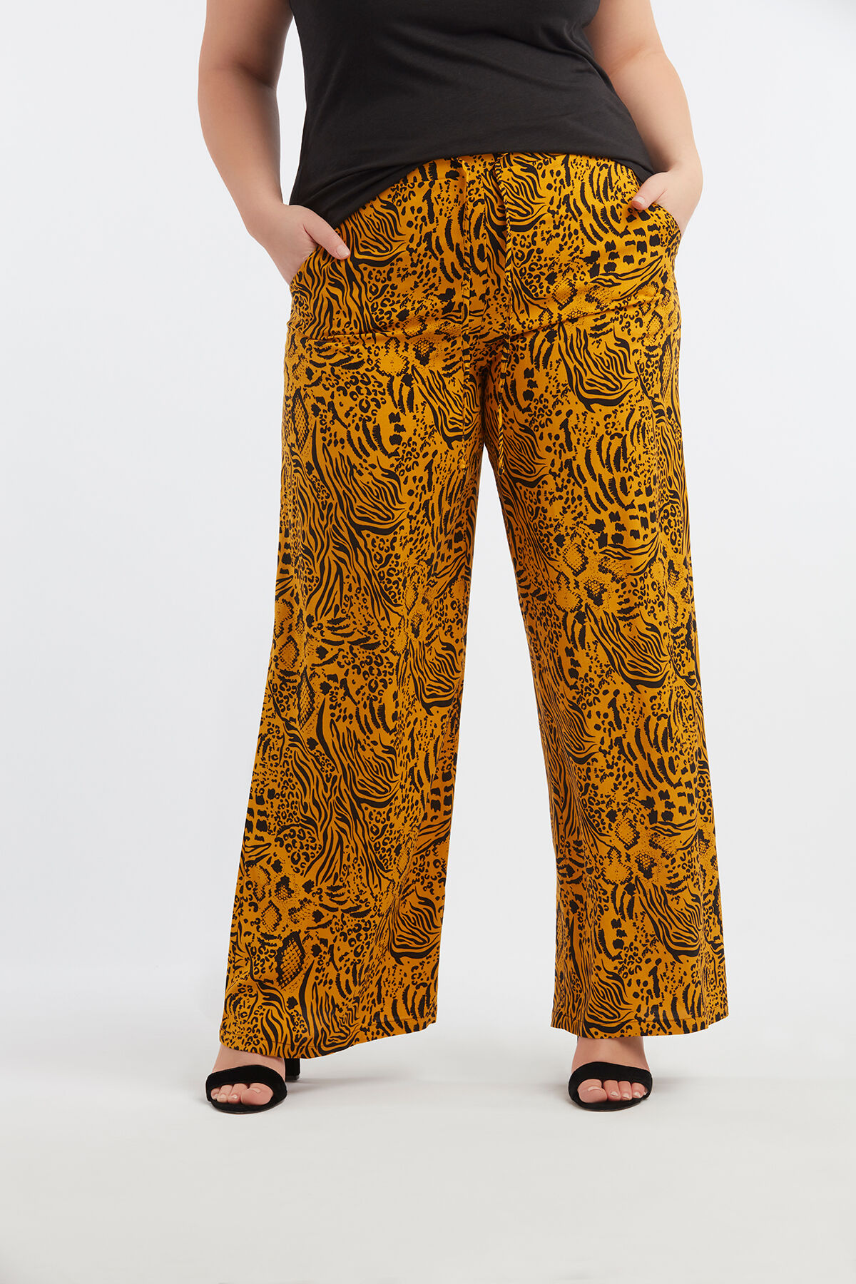 Wijdvallende broek met all-over print  image number 3