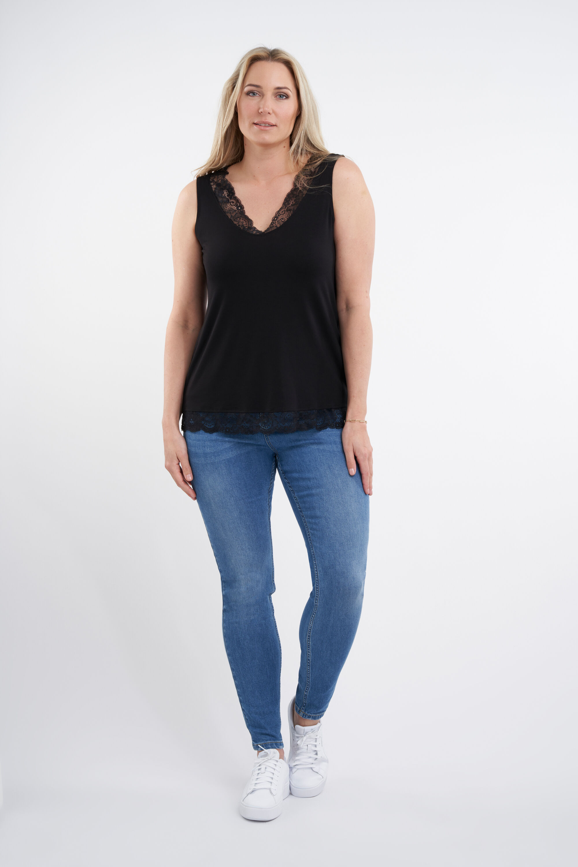 Haut sans manches avec dentelle image number 5