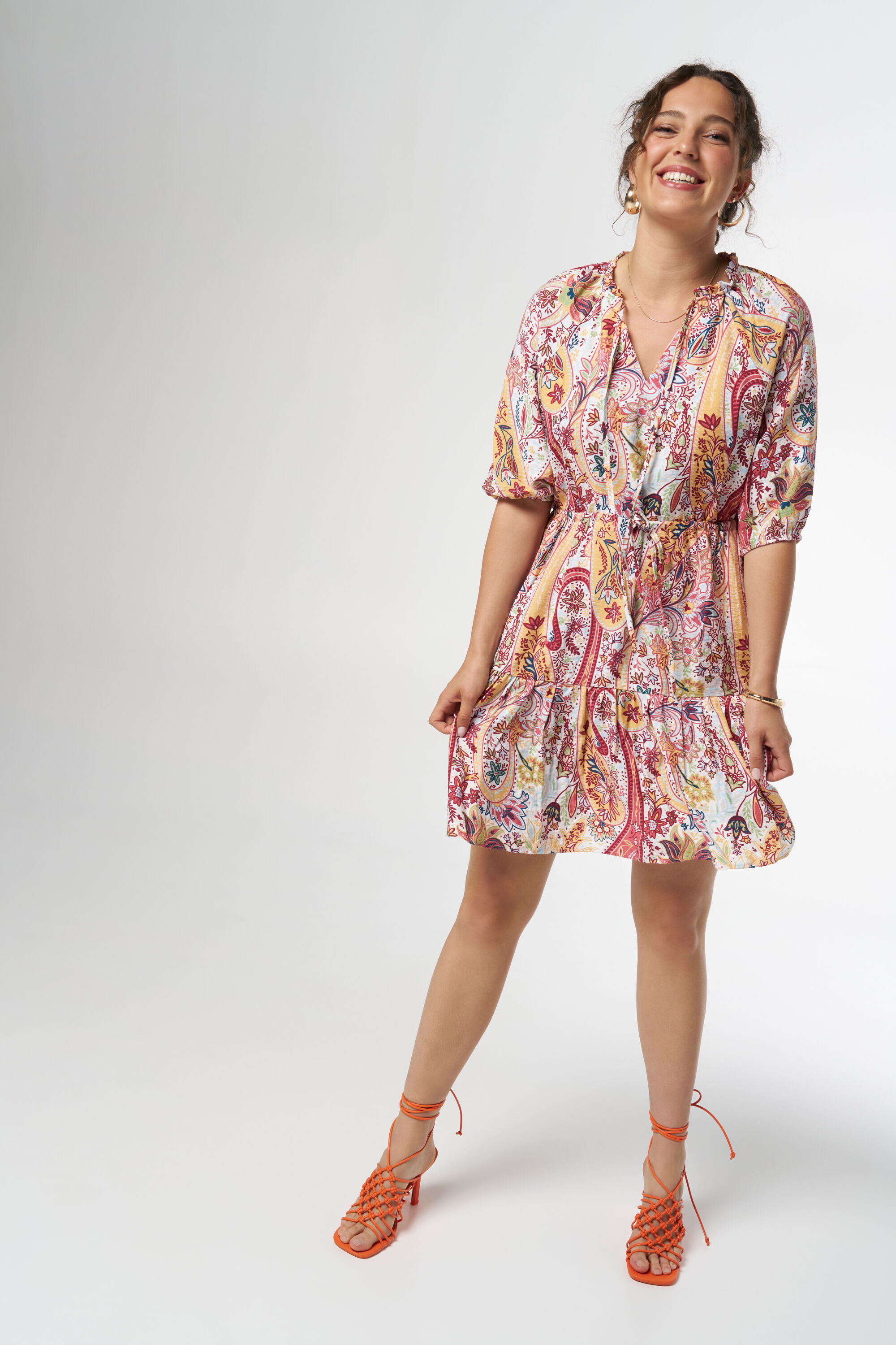 Getailleerde jurk image number 5