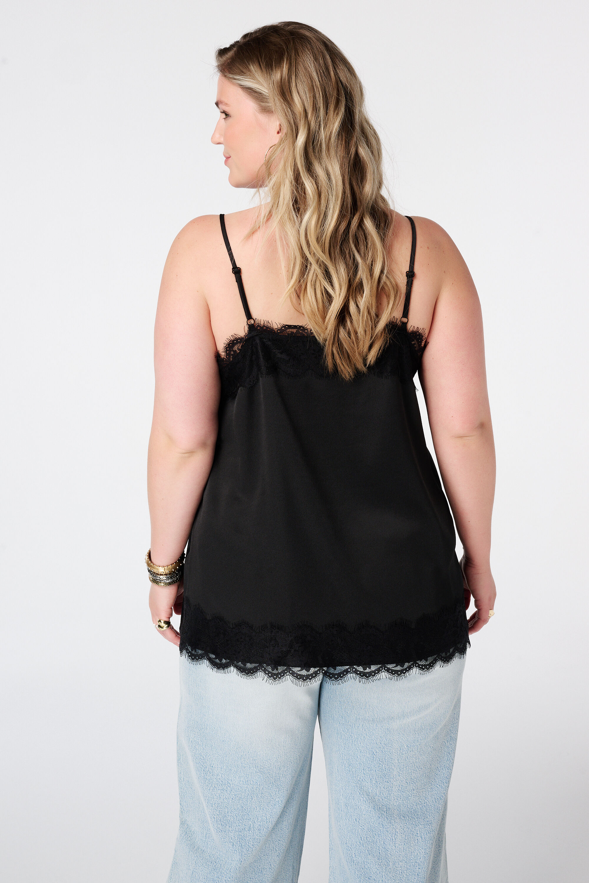 Blouse spaghetti avec dentelle image number 3