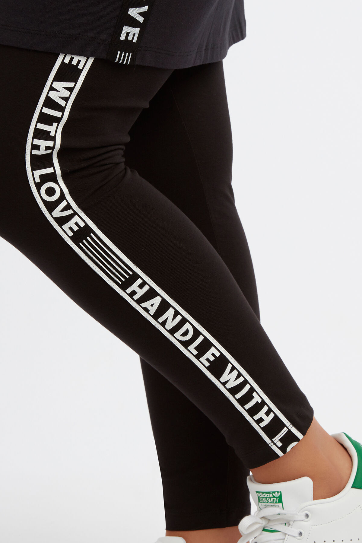 Legging avec galon sur les c&ocirc;t&eacute;s. image number 3