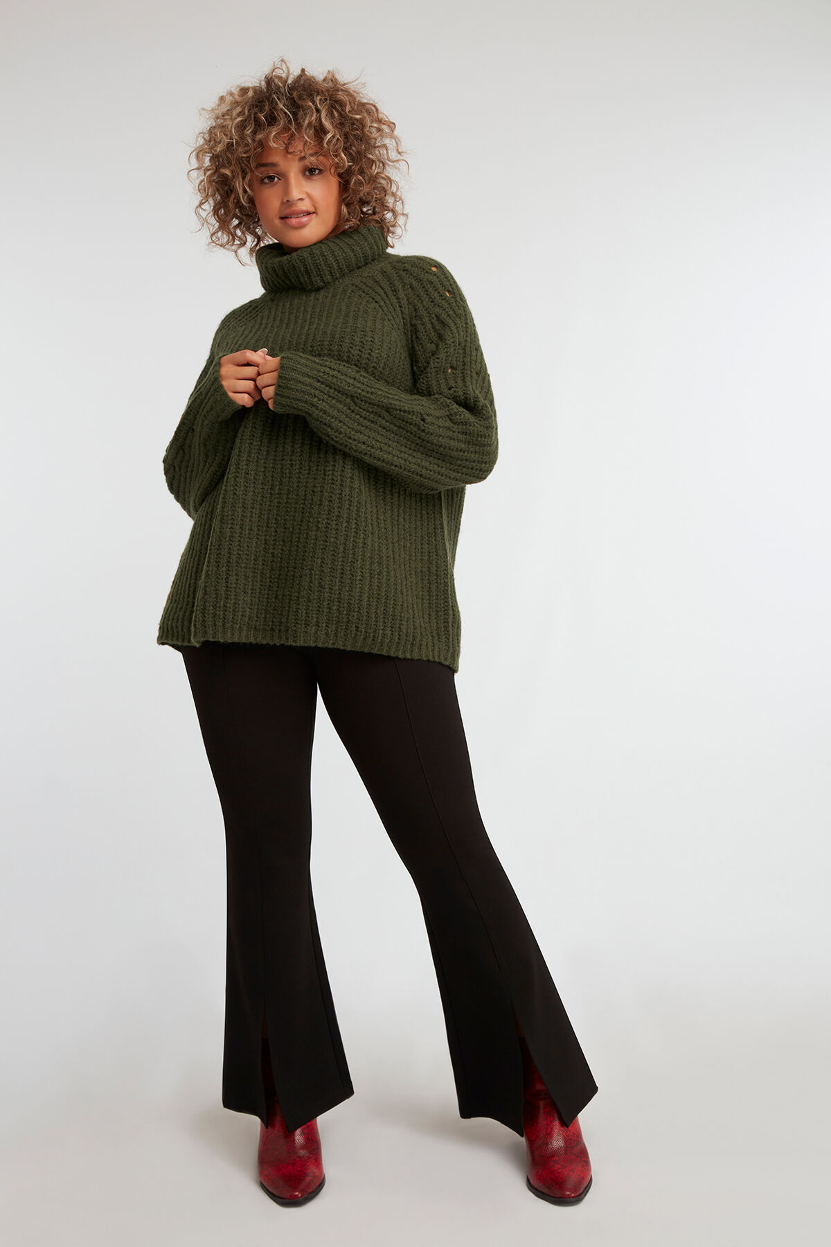 Grof gebreide trui met col image number 4