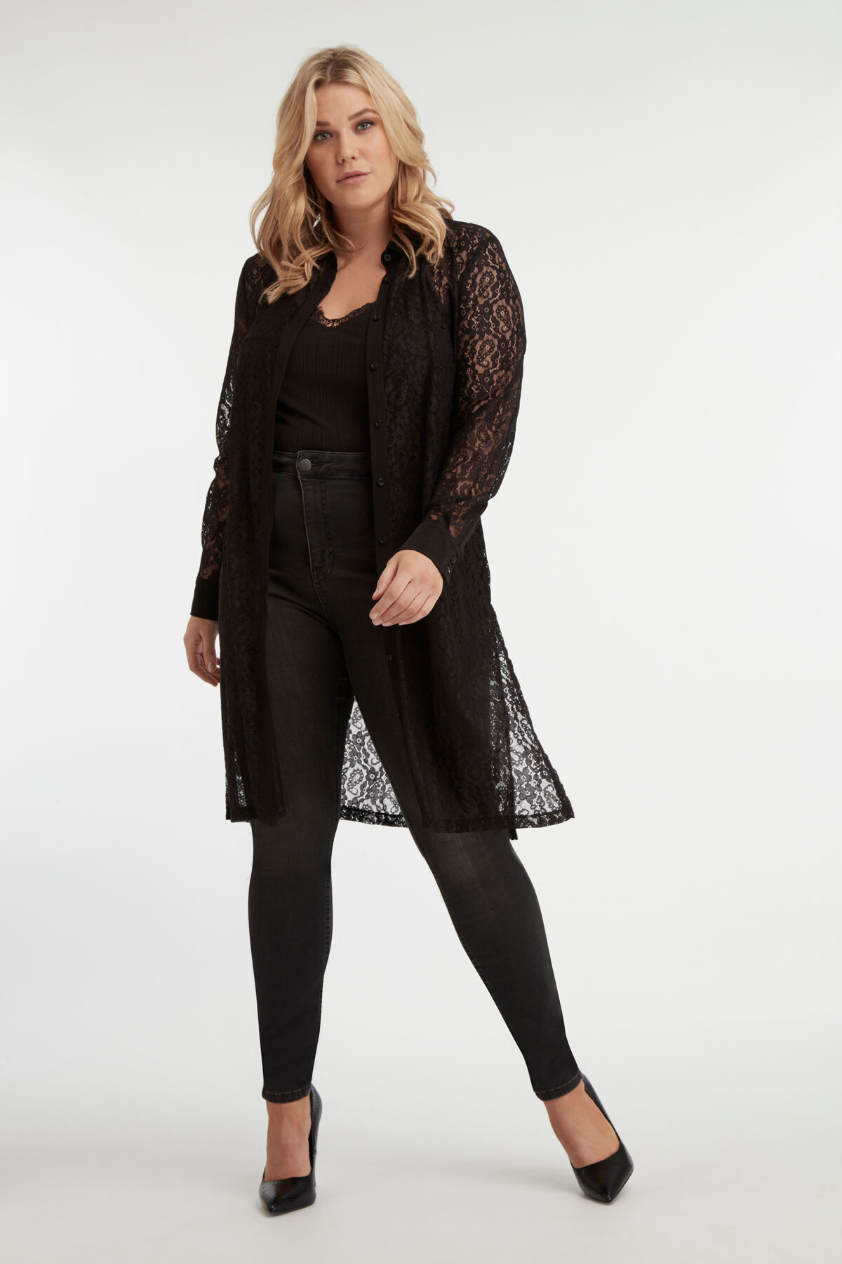 Haut en dentelle long image number 5