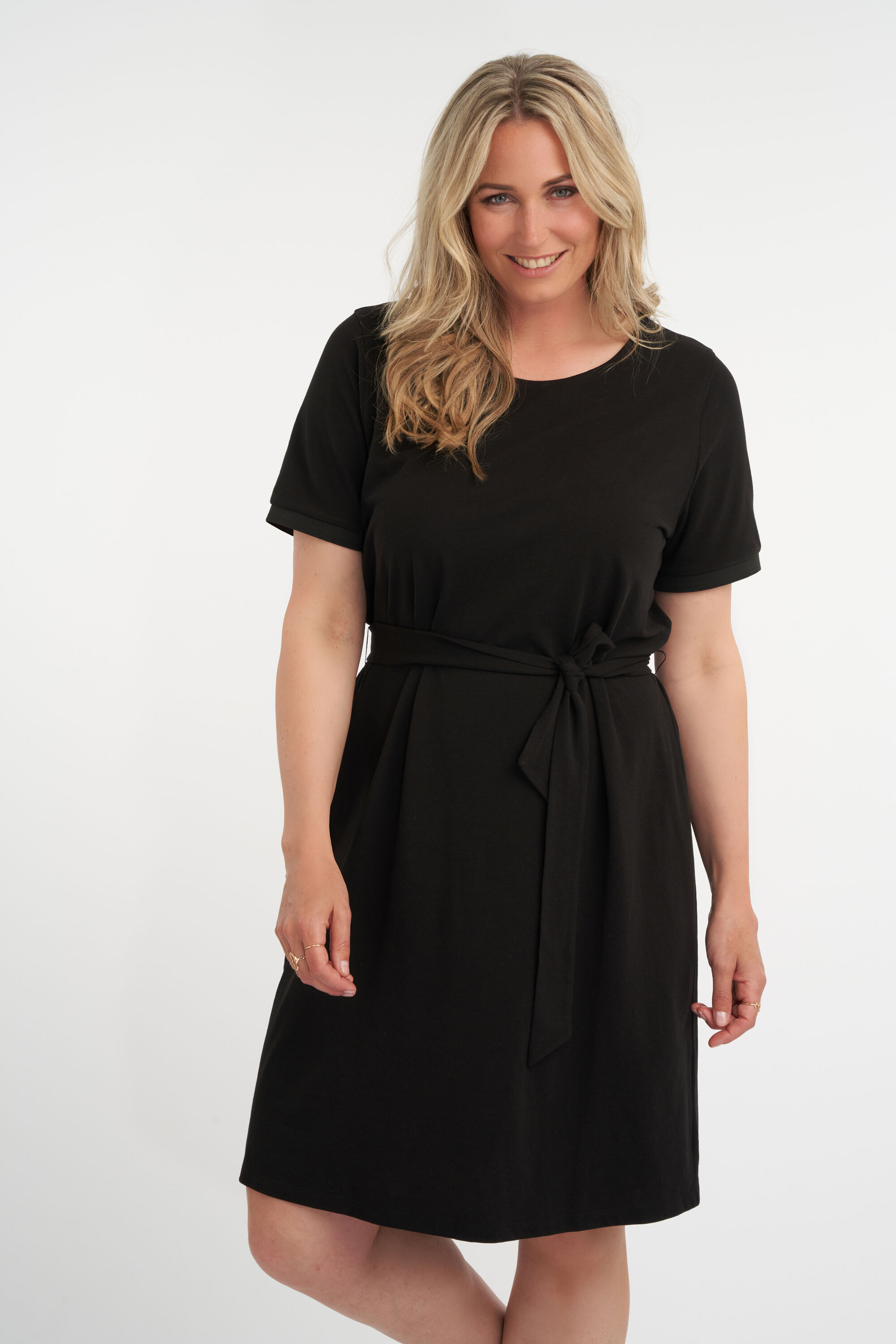 Robe avec ceinture &agrave; nouer image number 5