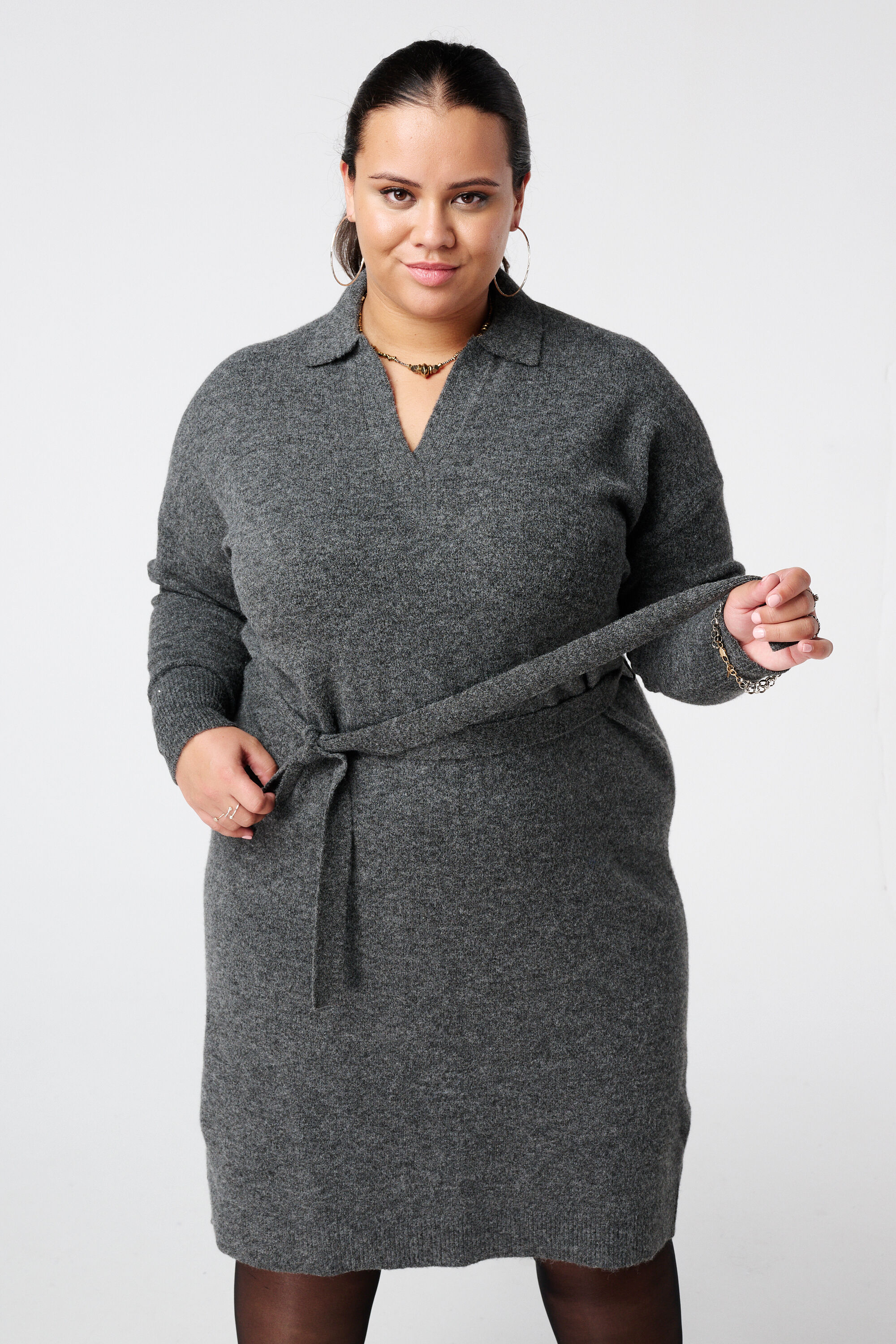 Robe polo en tricot avec ceinture image number 5