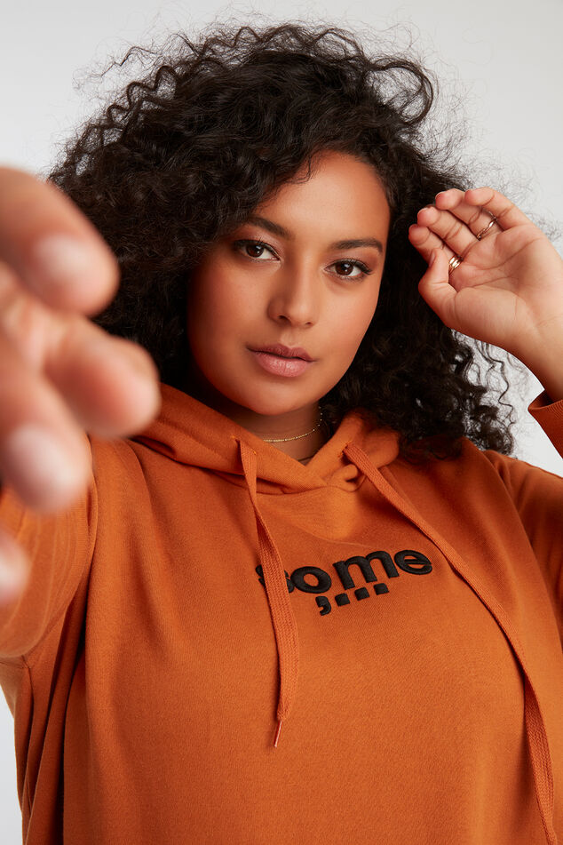 Sweater jurk met capuchon image number 4