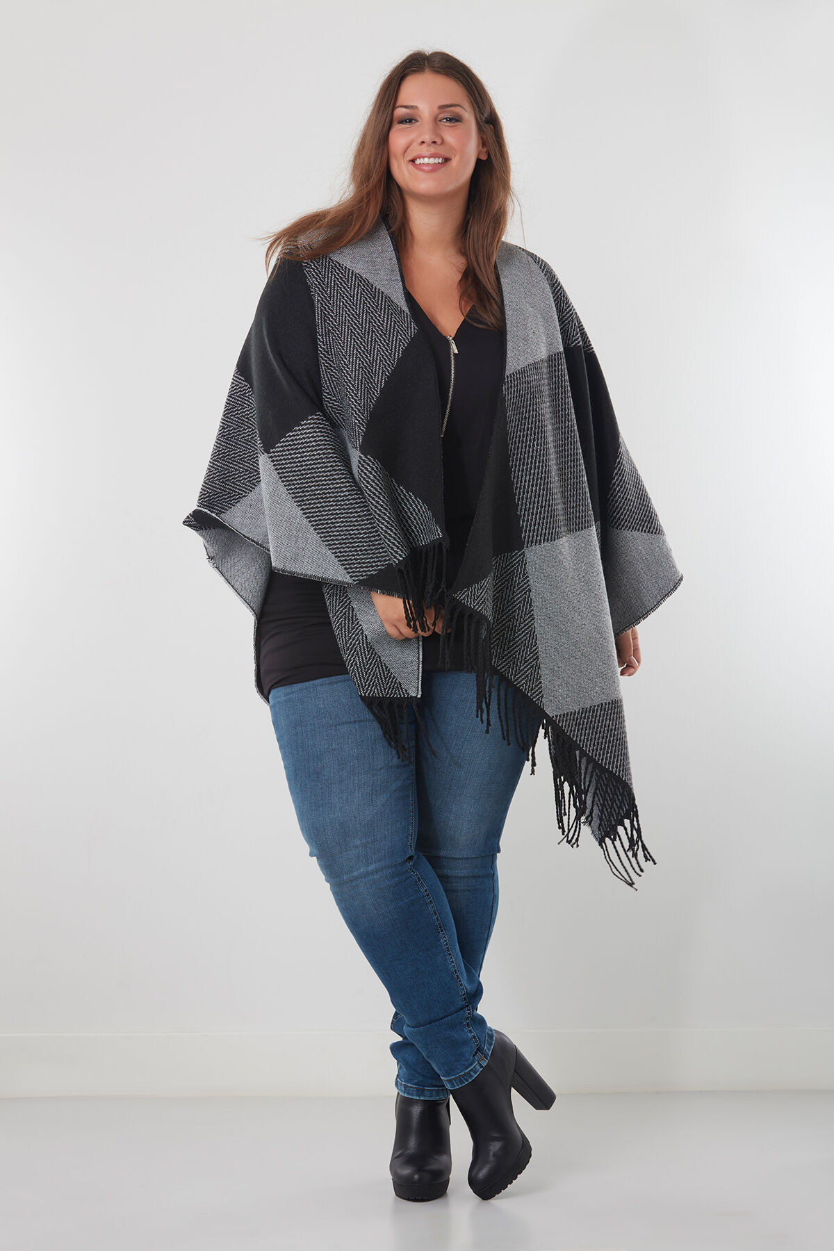 Poncho image number 3