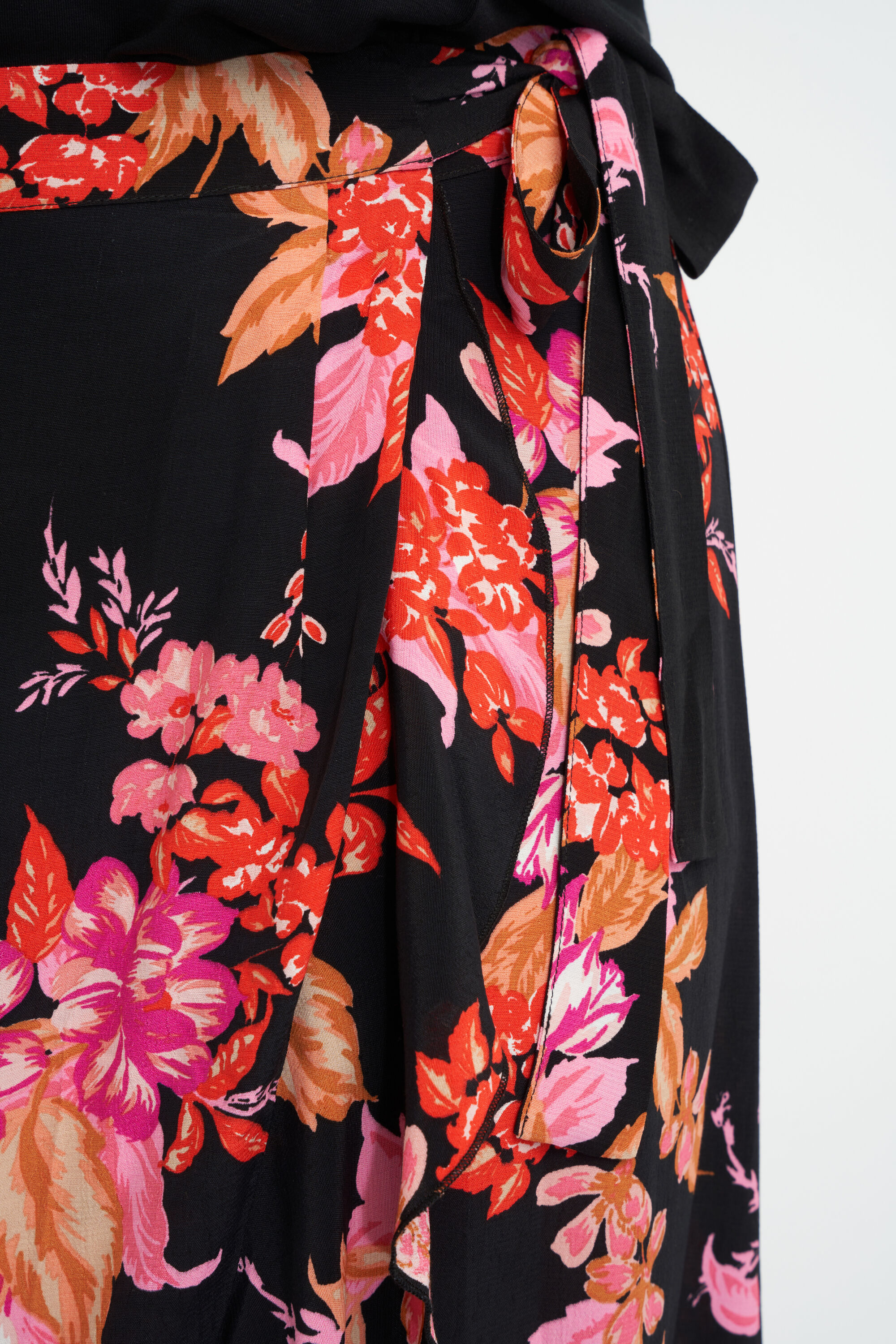 Jupe portefeuille &agrave; imprim&eacute; floral  image number 6