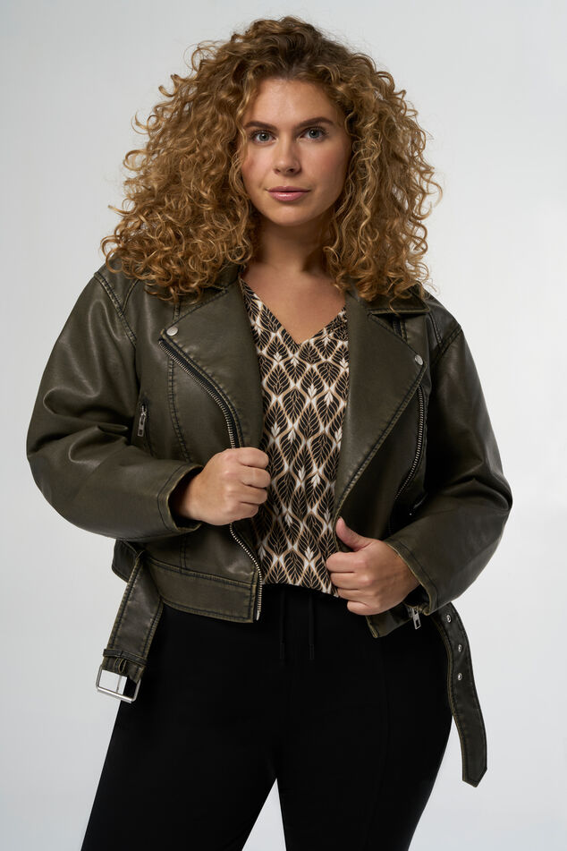 Une veste de style biker oversized au look en cuir image number 0