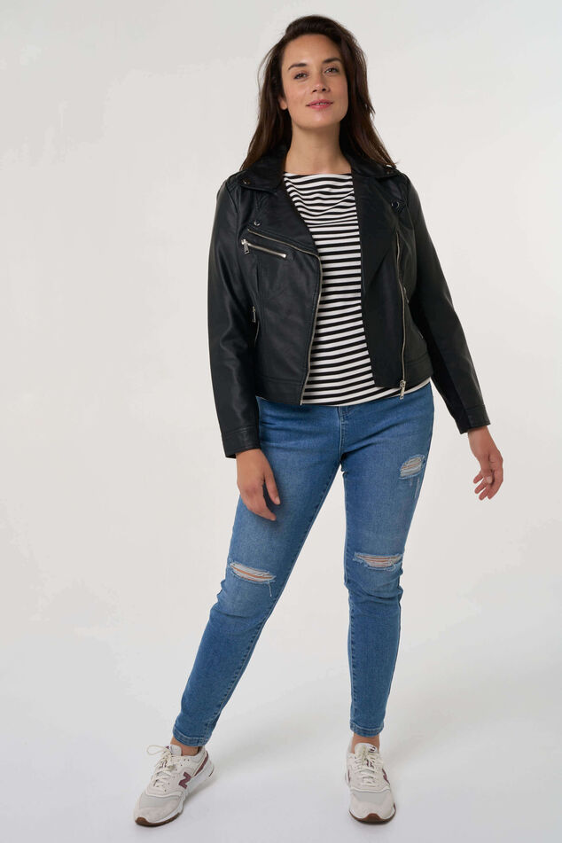 Veste avec un aspect cuir et des détails argentés. image number 5