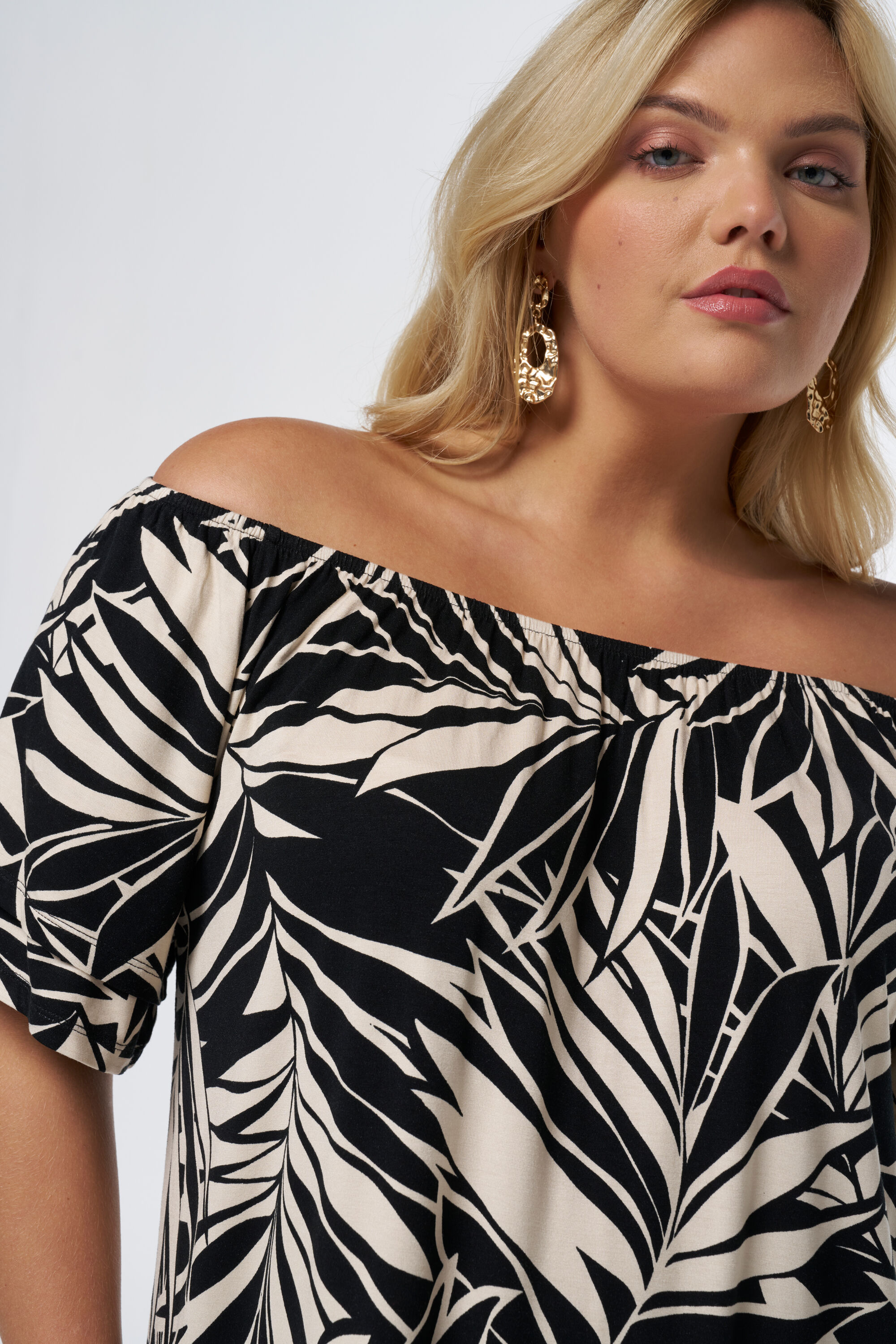 Off-shoulder jurk image number 4