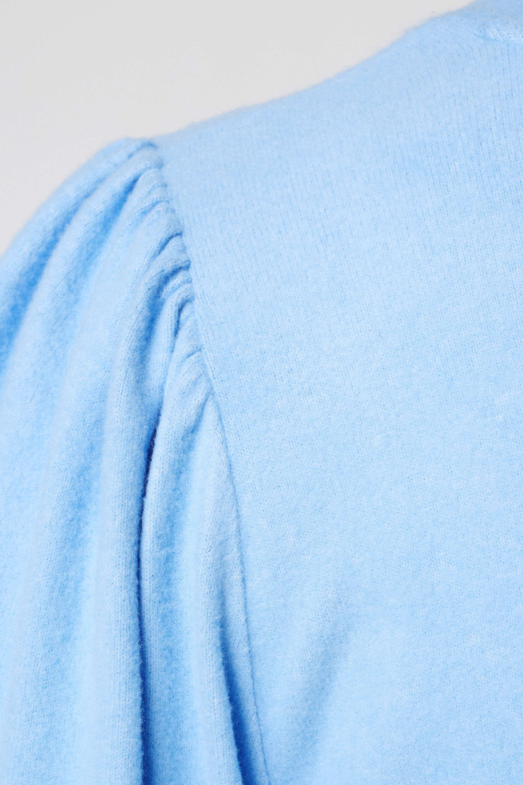 Top met korte ballonmouw image number 6