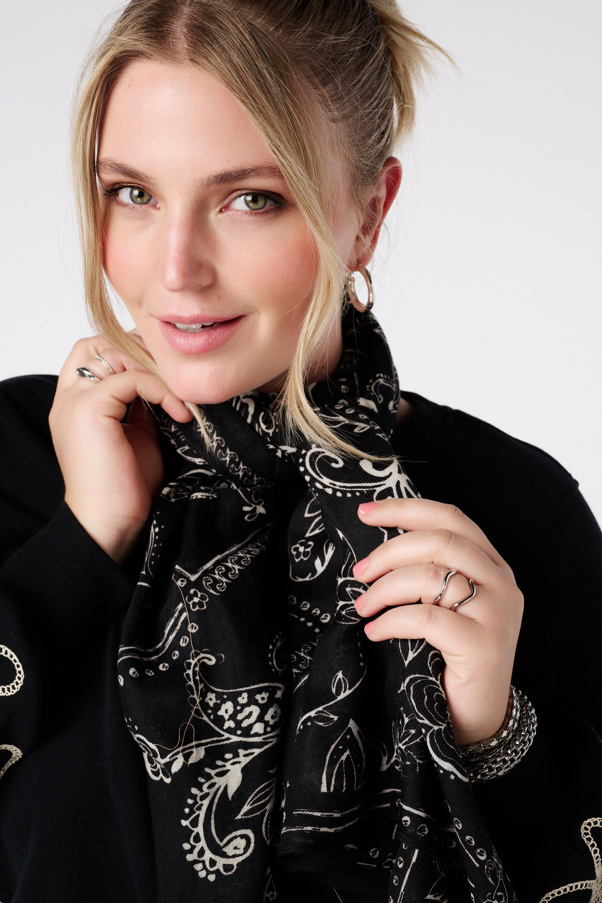 &Eacute;charpe imprim&eacute;e image number 2