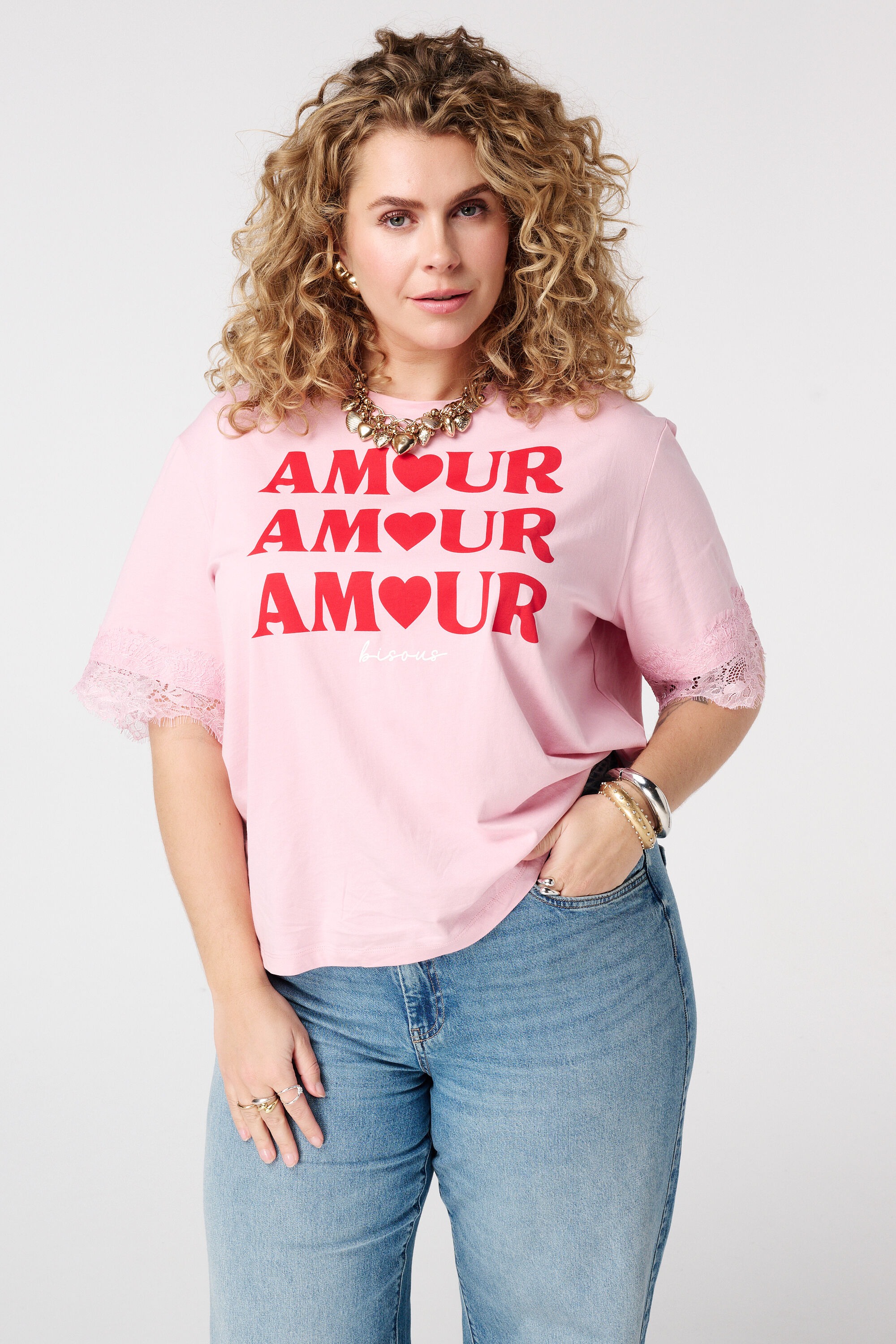 T-shirt avec d&eacute;tails en dentelle