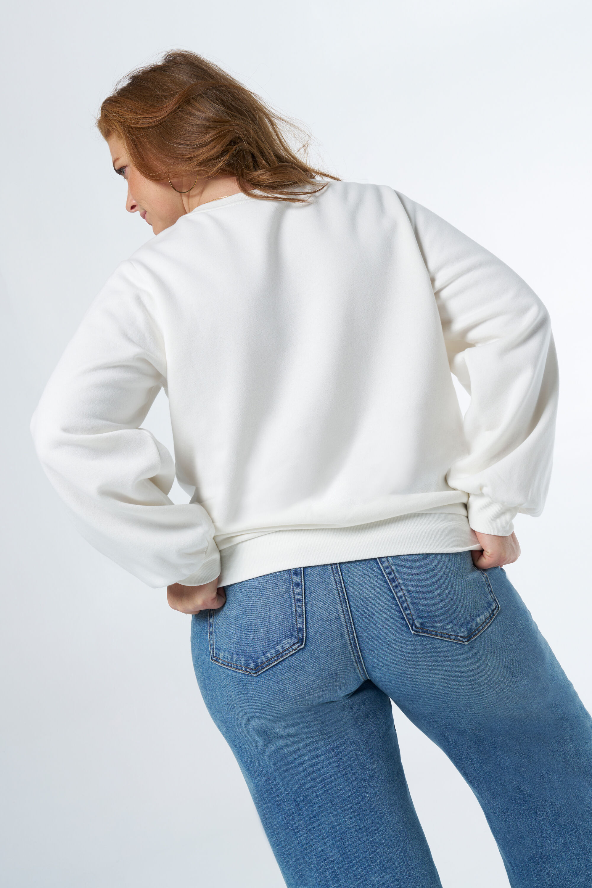 Pull avec inscription image number 3