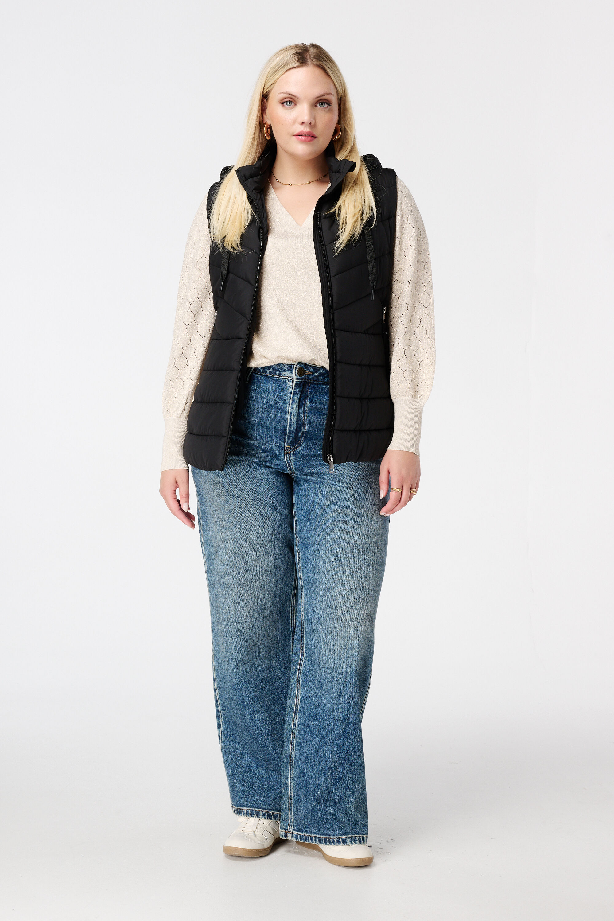 Gewatteerde bodywarmer met capuchon image number 5