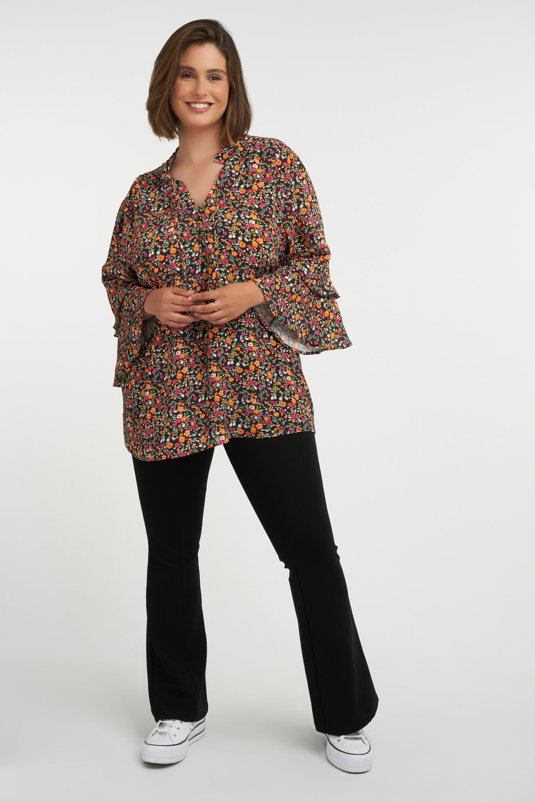 Blouse met volants en knoopjes image number 7