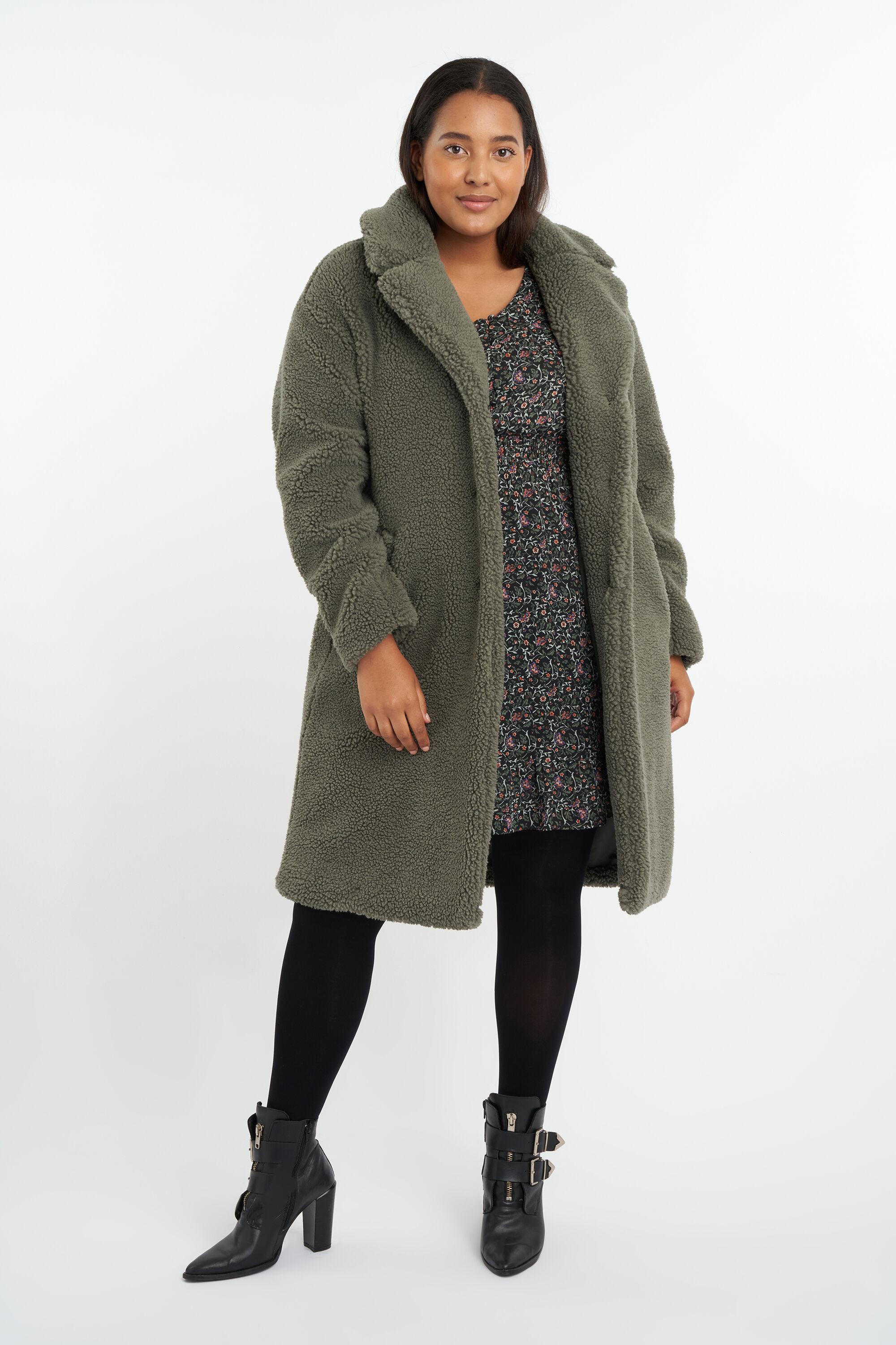 Veste en peluche surdimensionn&eacute;e image number 7