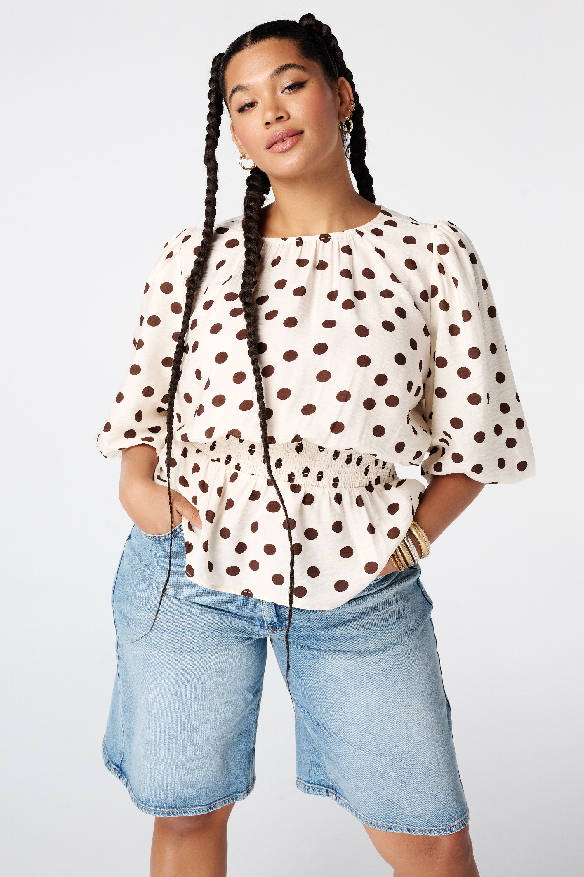 Getailleerde blouse met polka dot