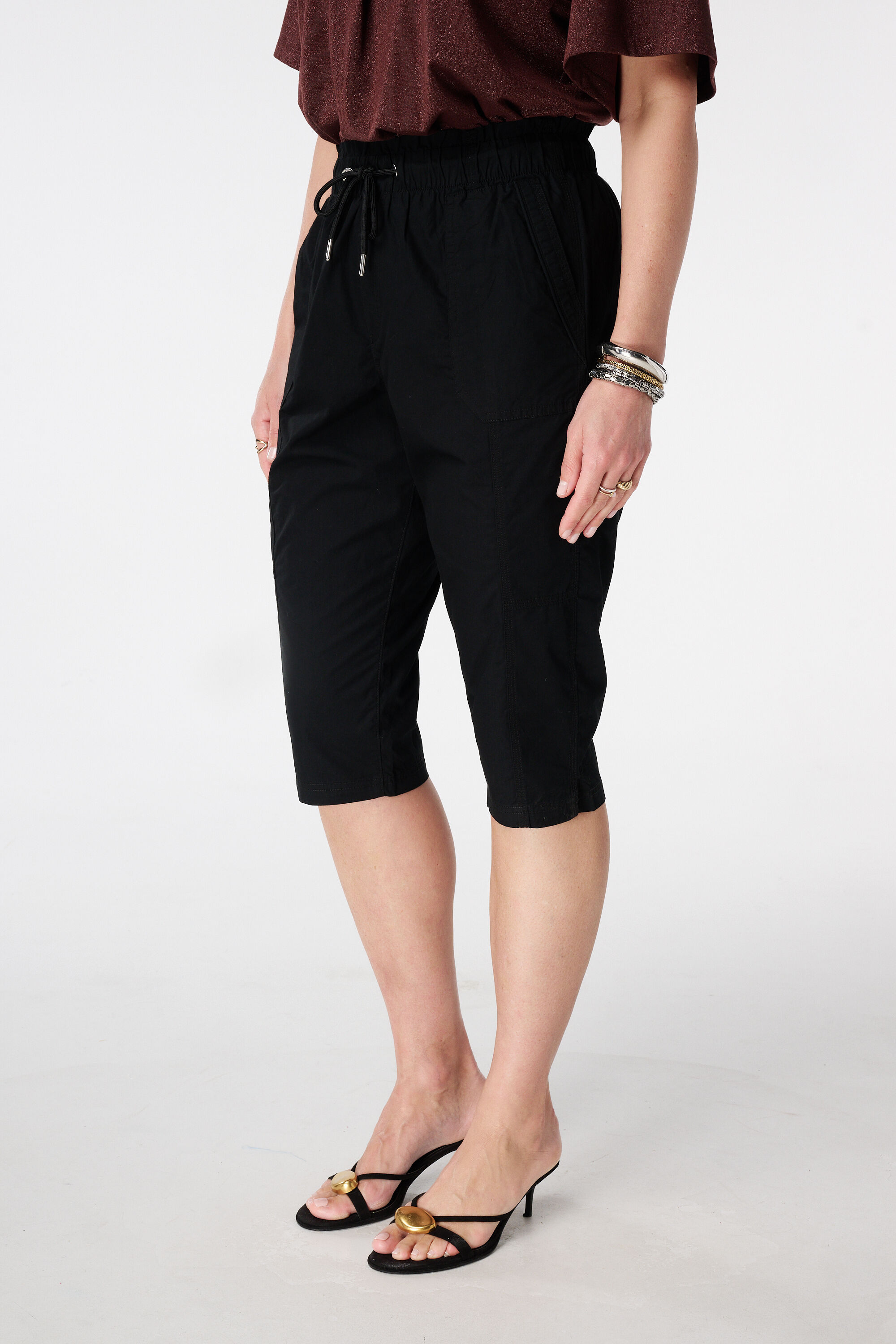 Pantalon capri avec taille &eacute;lastique image number 5