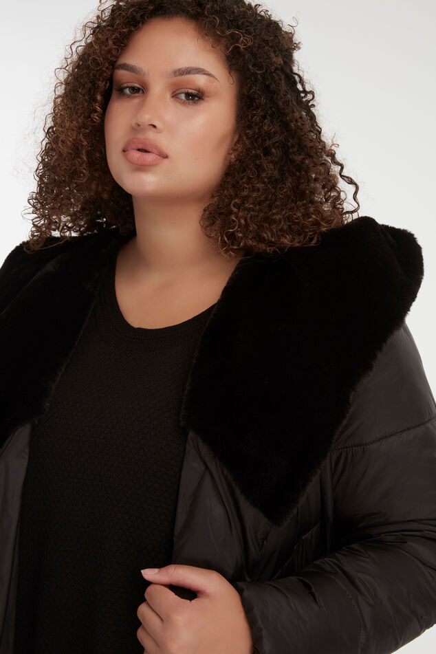 Gewatteerde jas met capuchon image number 5