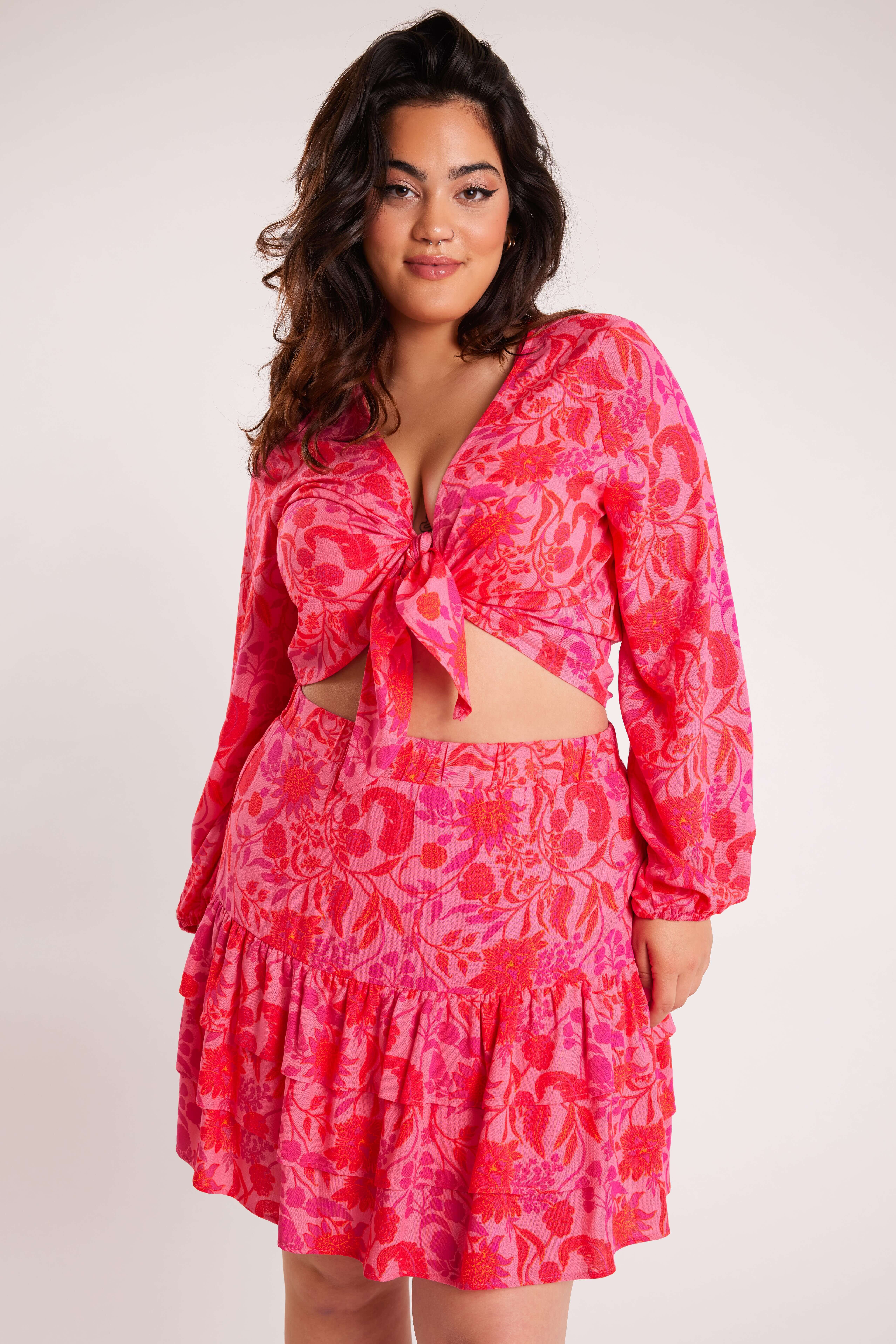 Haut court avec un n&oelig;ud image number 4