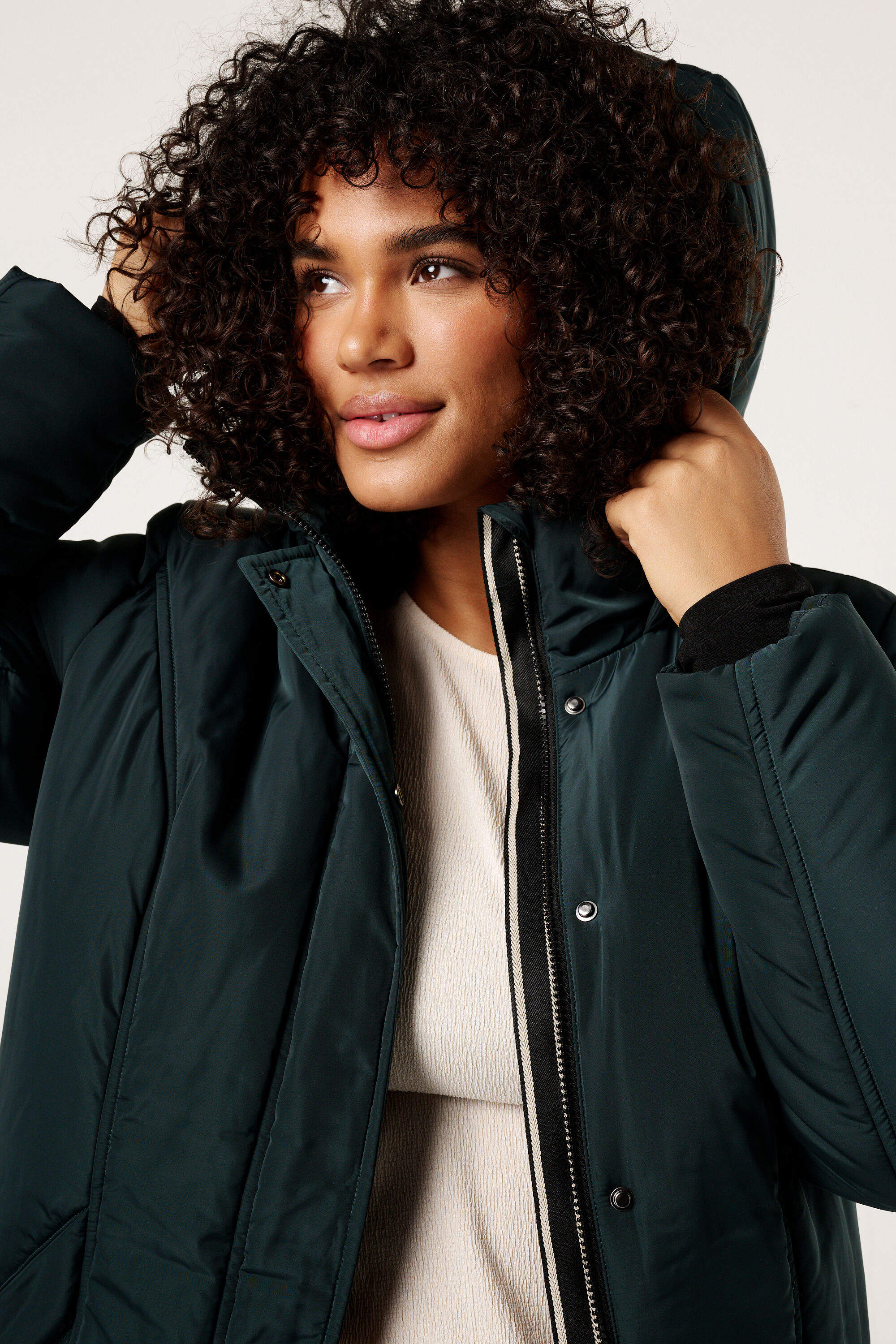 Parka l&eacute;g&egrave;rement matelass&eacute;e image number 4