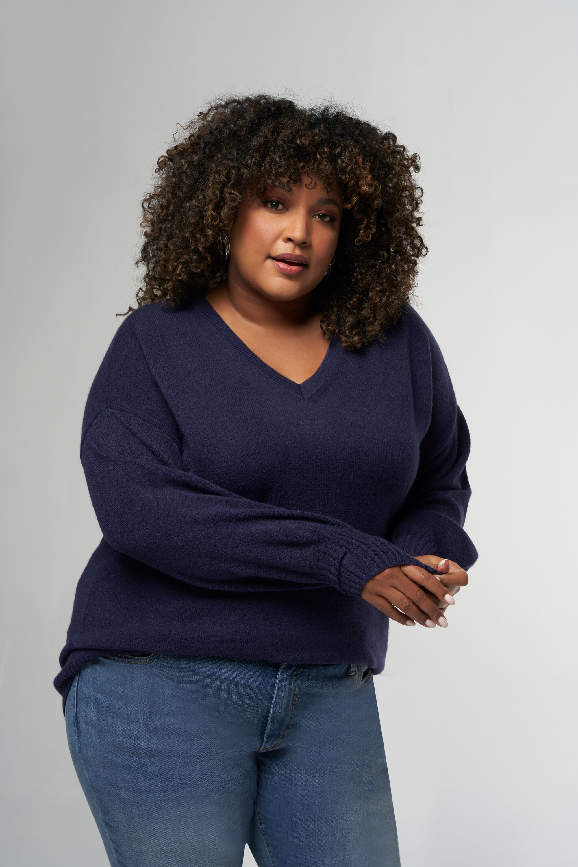 Fijn gebreide trui met v-hals image number 0