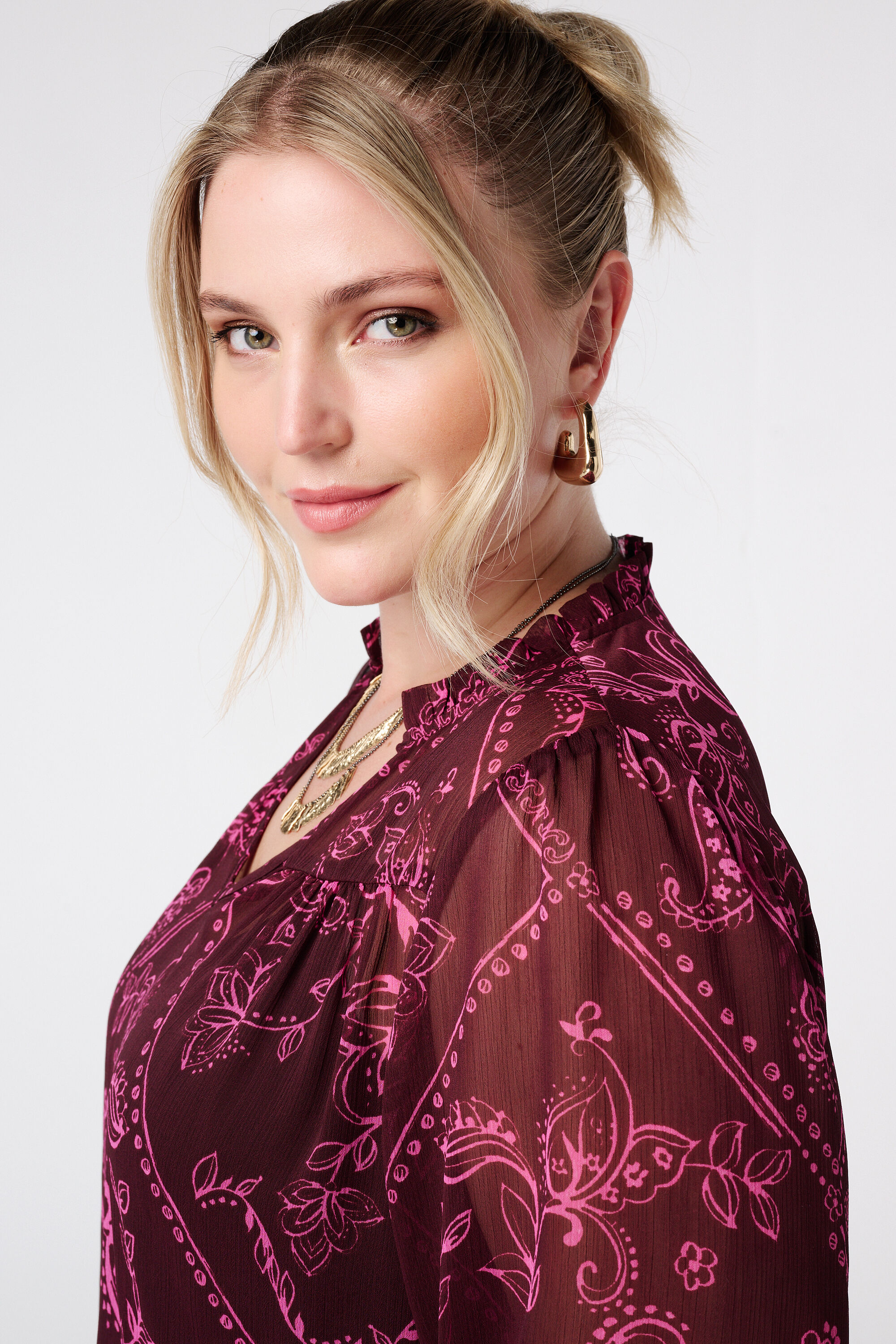Sheer blouse met print image number 4