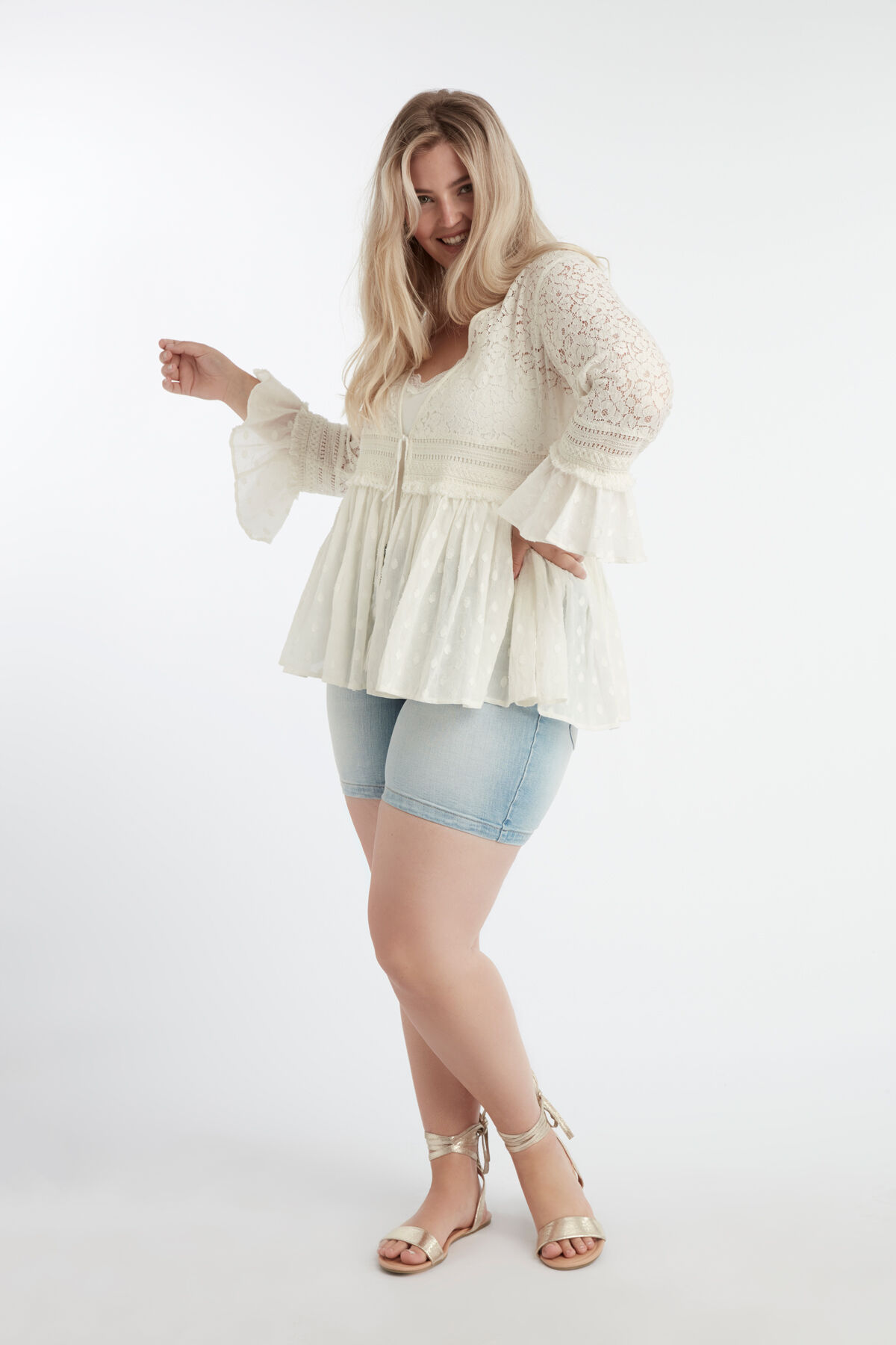 Chemisier aux manches en dentelle image number 5