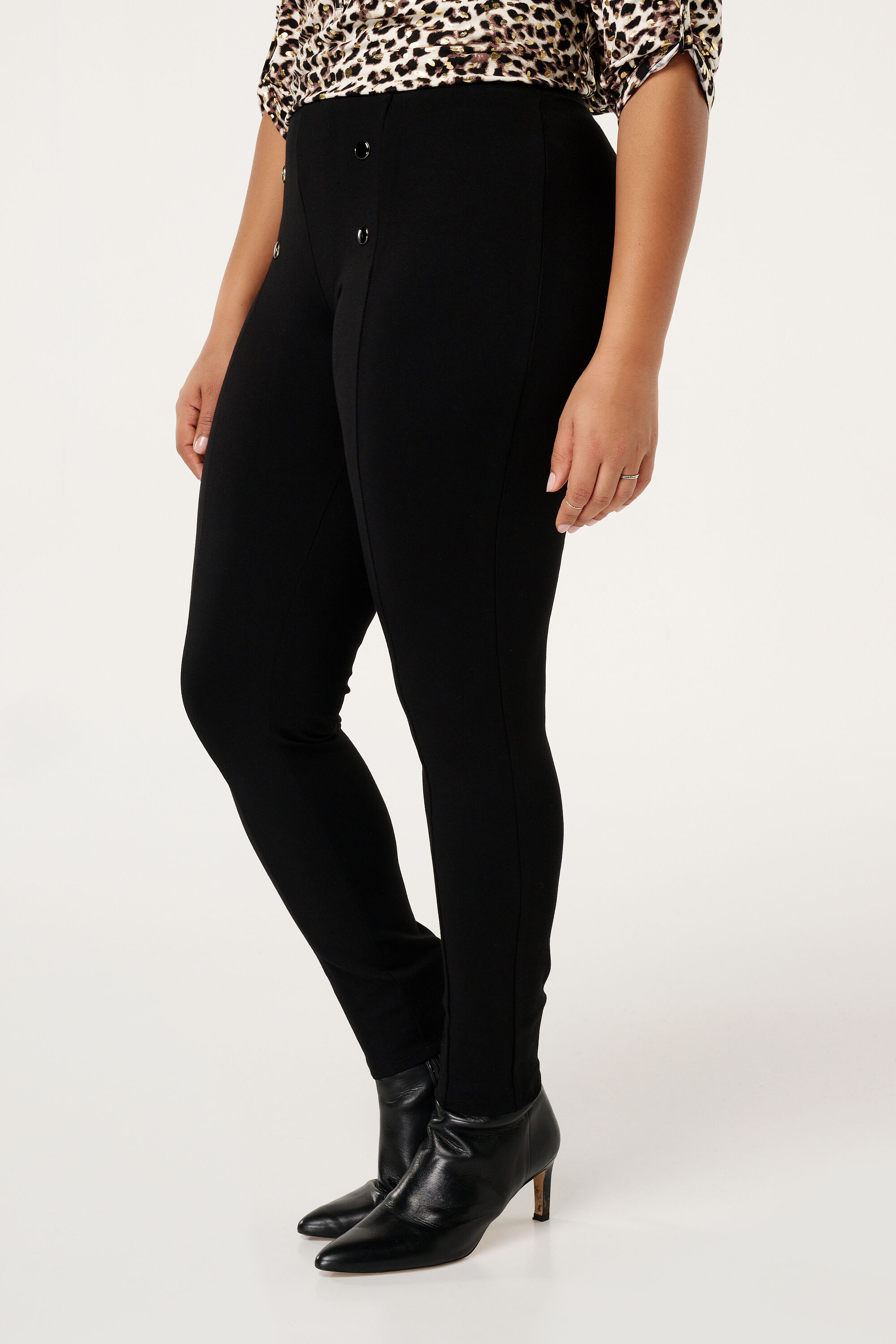 Treggings avec boutons dor&eacute;s image number 4