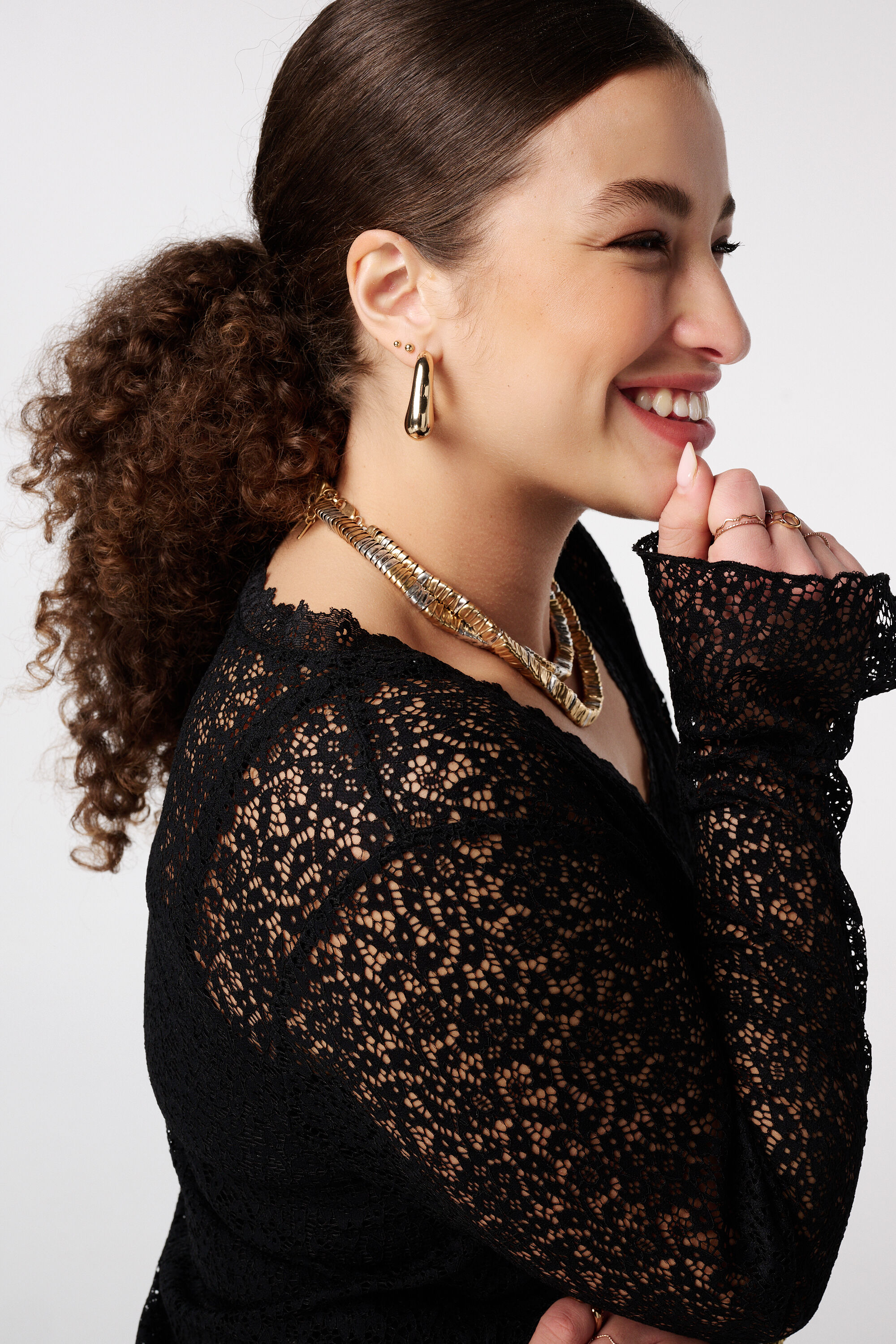 Haut en dentelle avec manches trompette image number 4