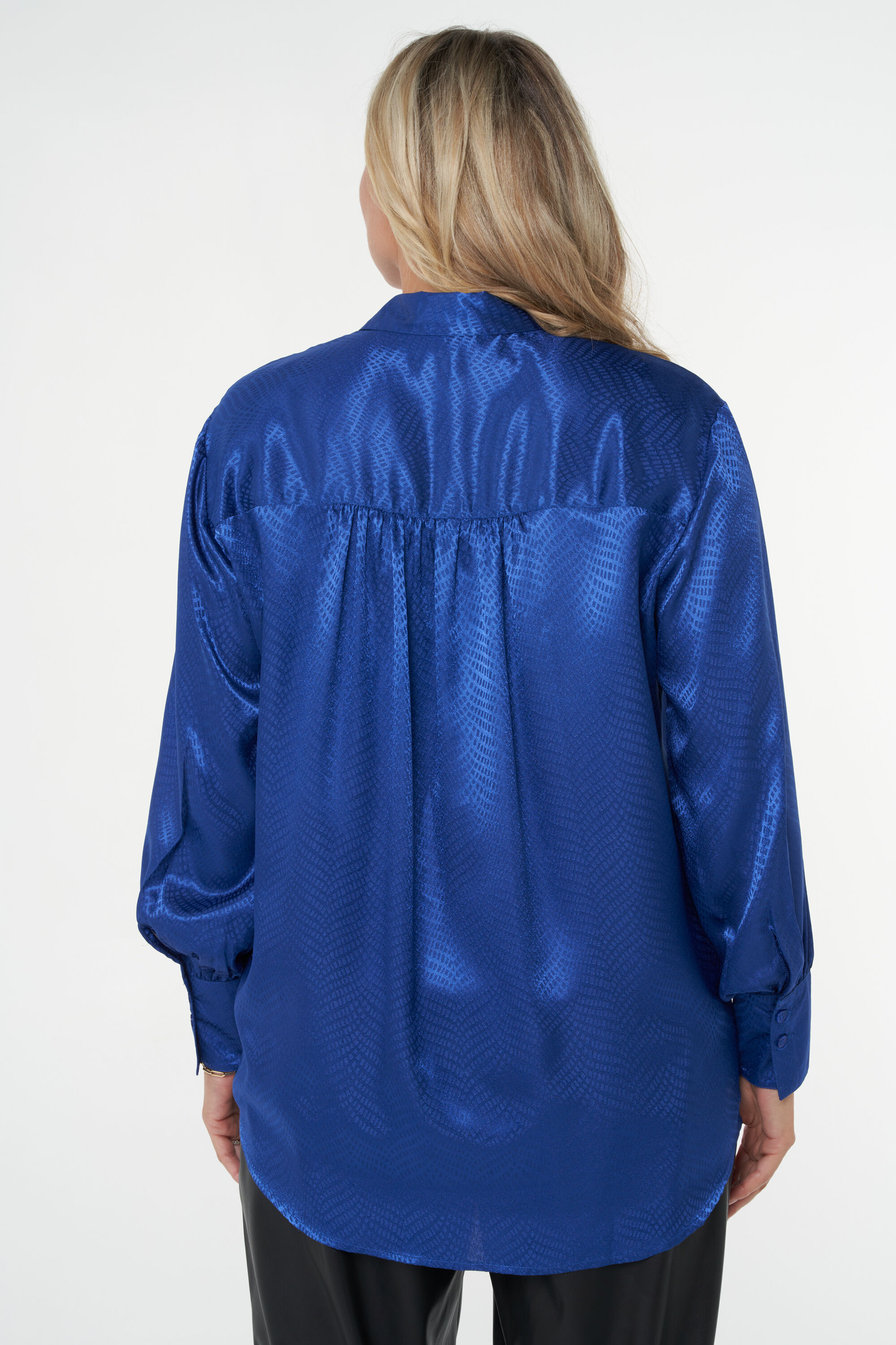 Chemise en tissu brillant image number 4