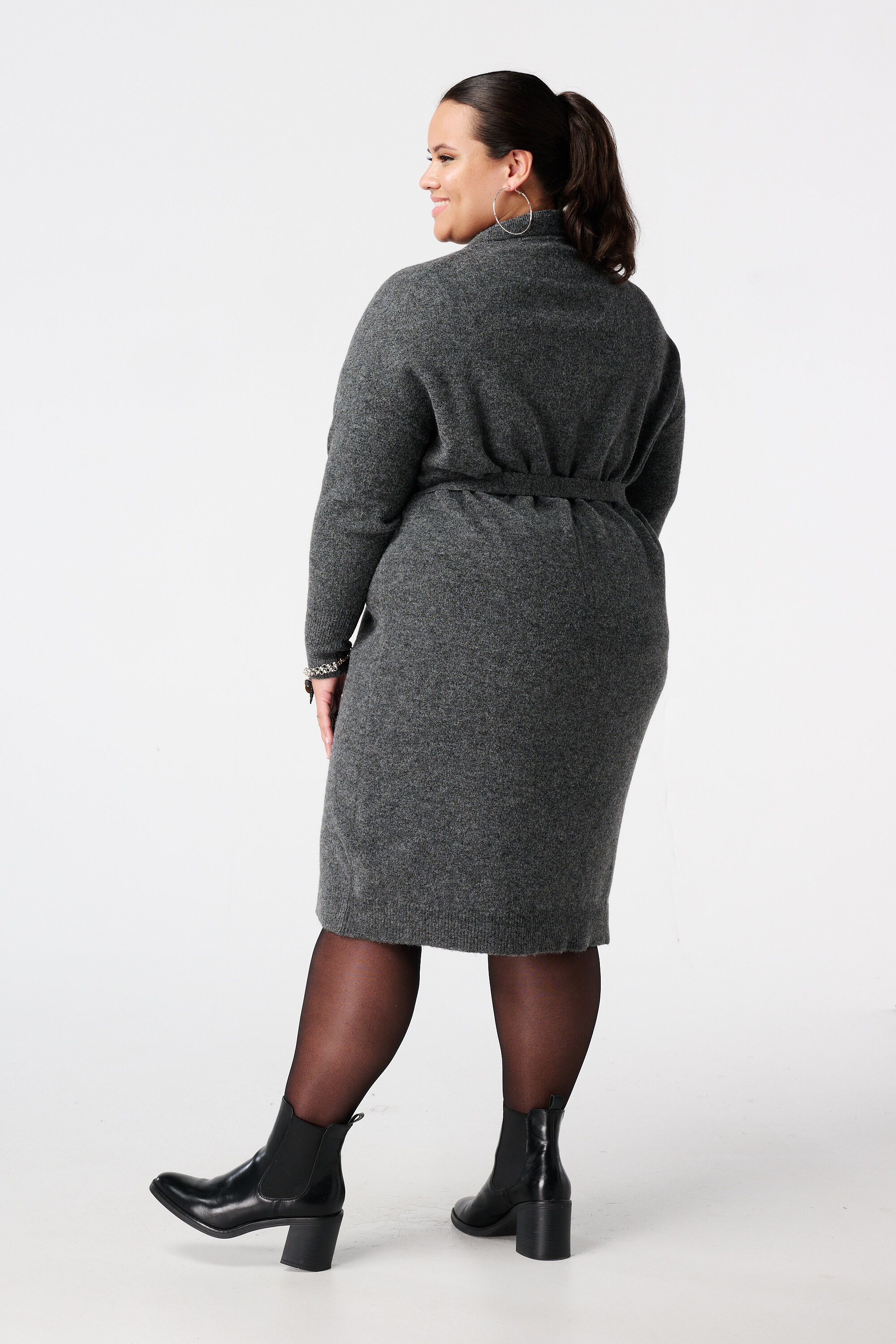 Robe polo en tricot avec ceinture image number 3