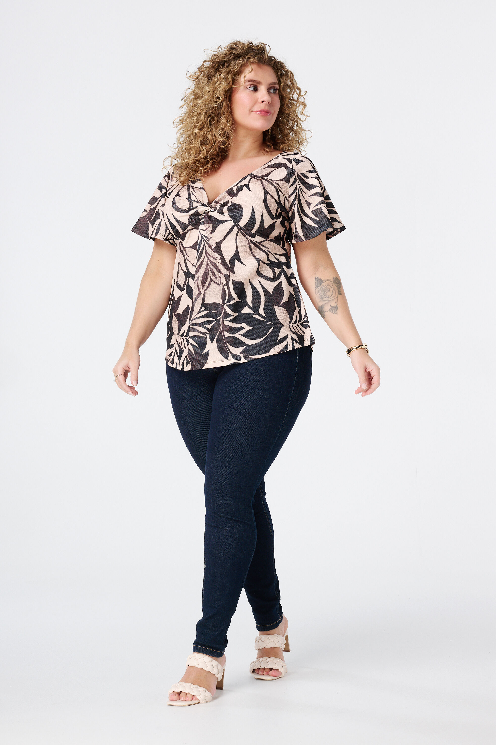 Haut textur&eacute; avec manches courtes image number 5