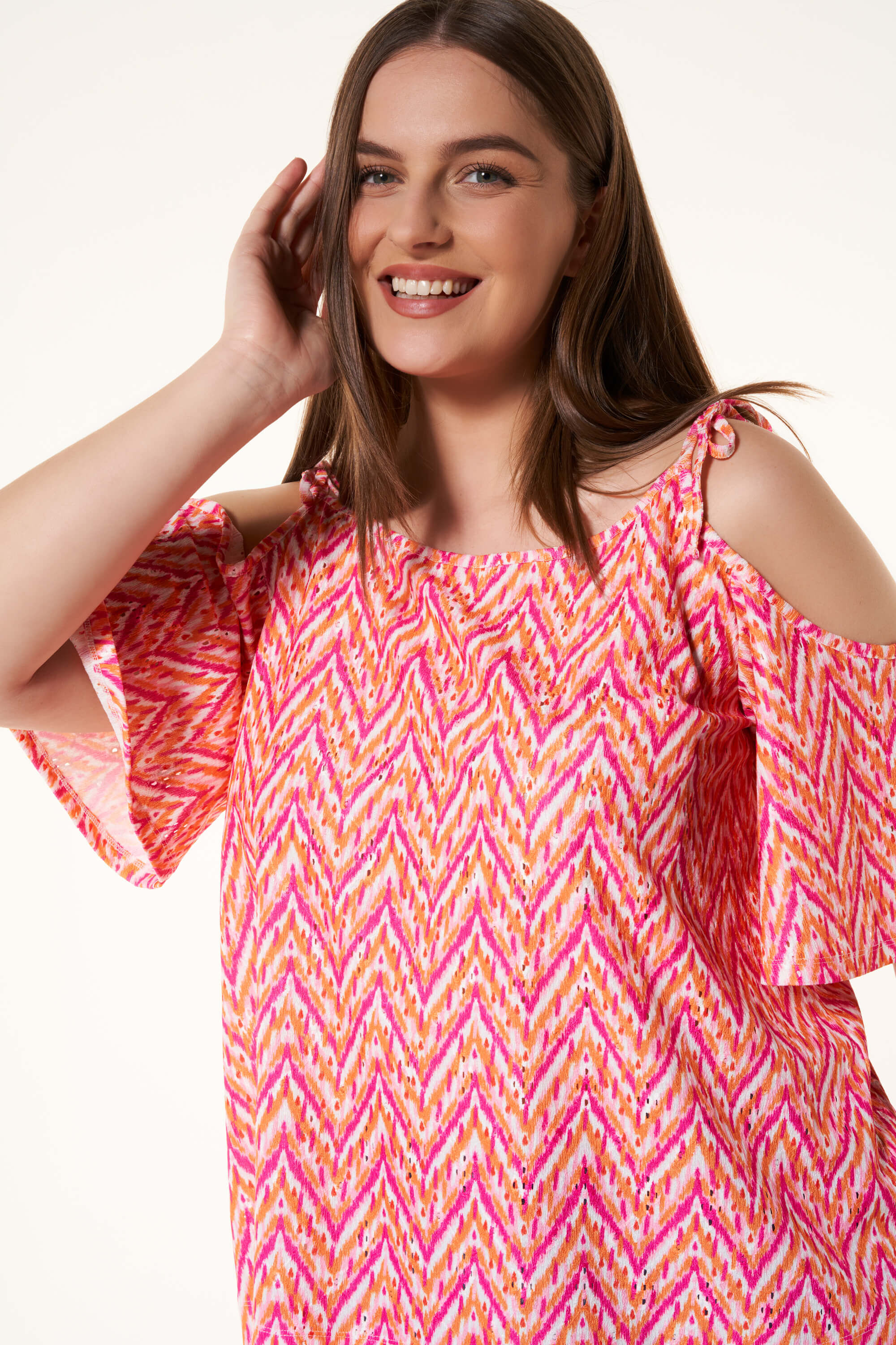 Cold shoulder top image number 6