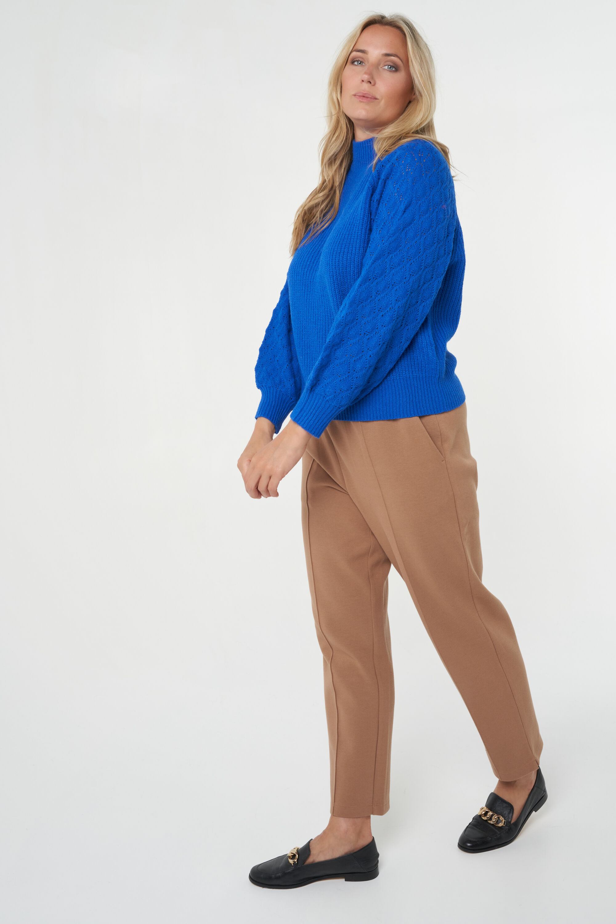 Ruimvallende trui met col en patroon image number 5