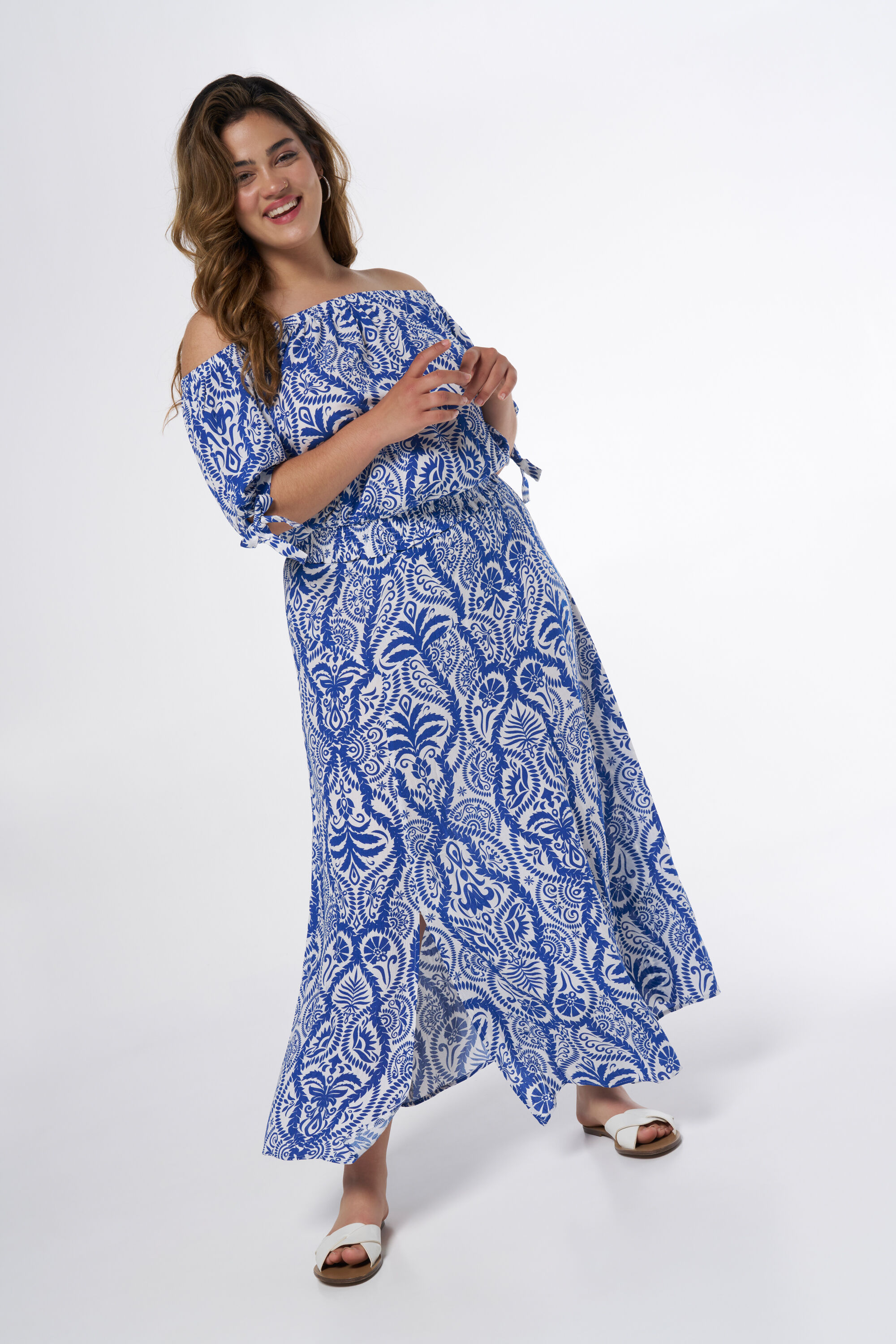 Off-shoulder blouse image number 5