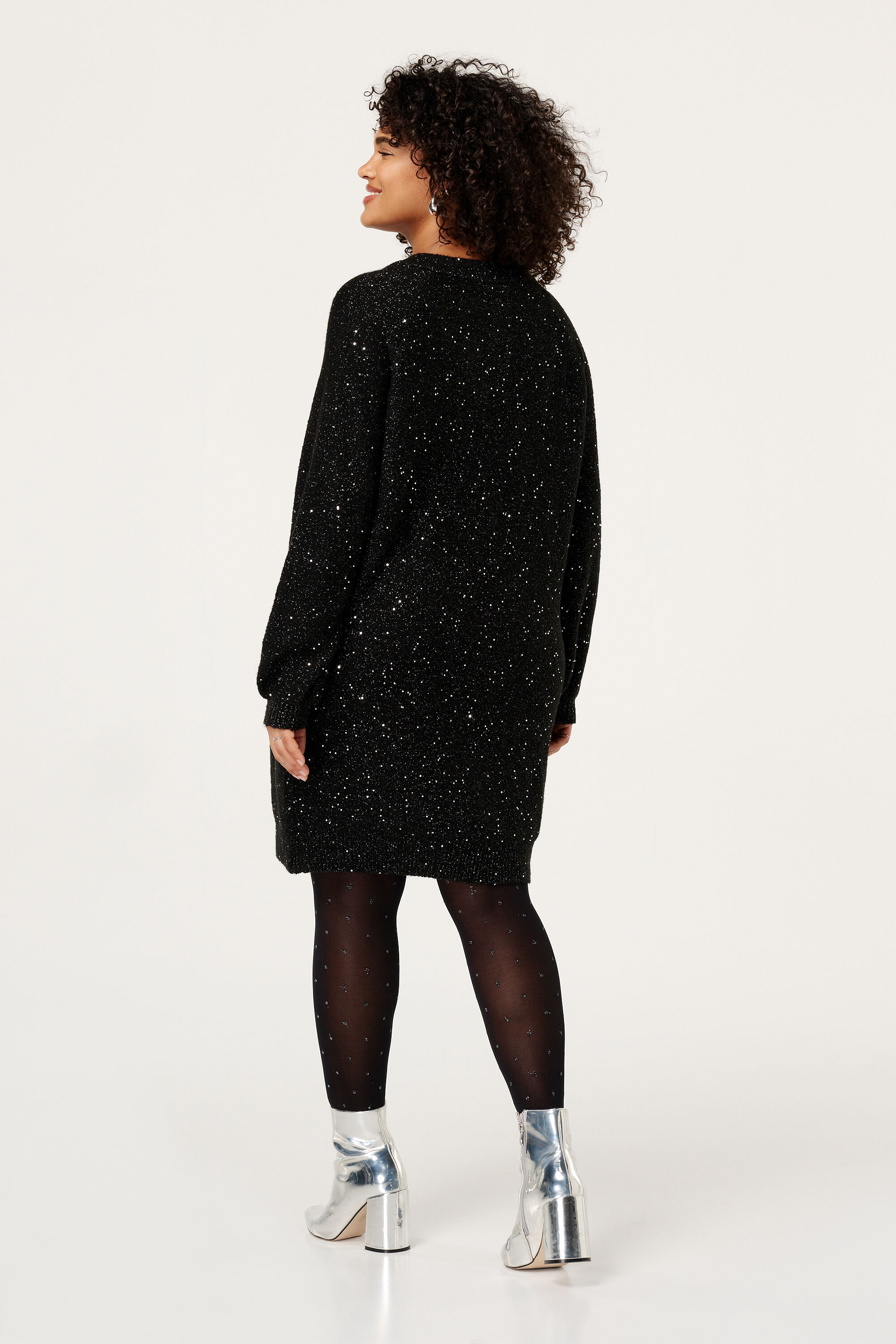 Robe en maille avec paillettes  image number 3