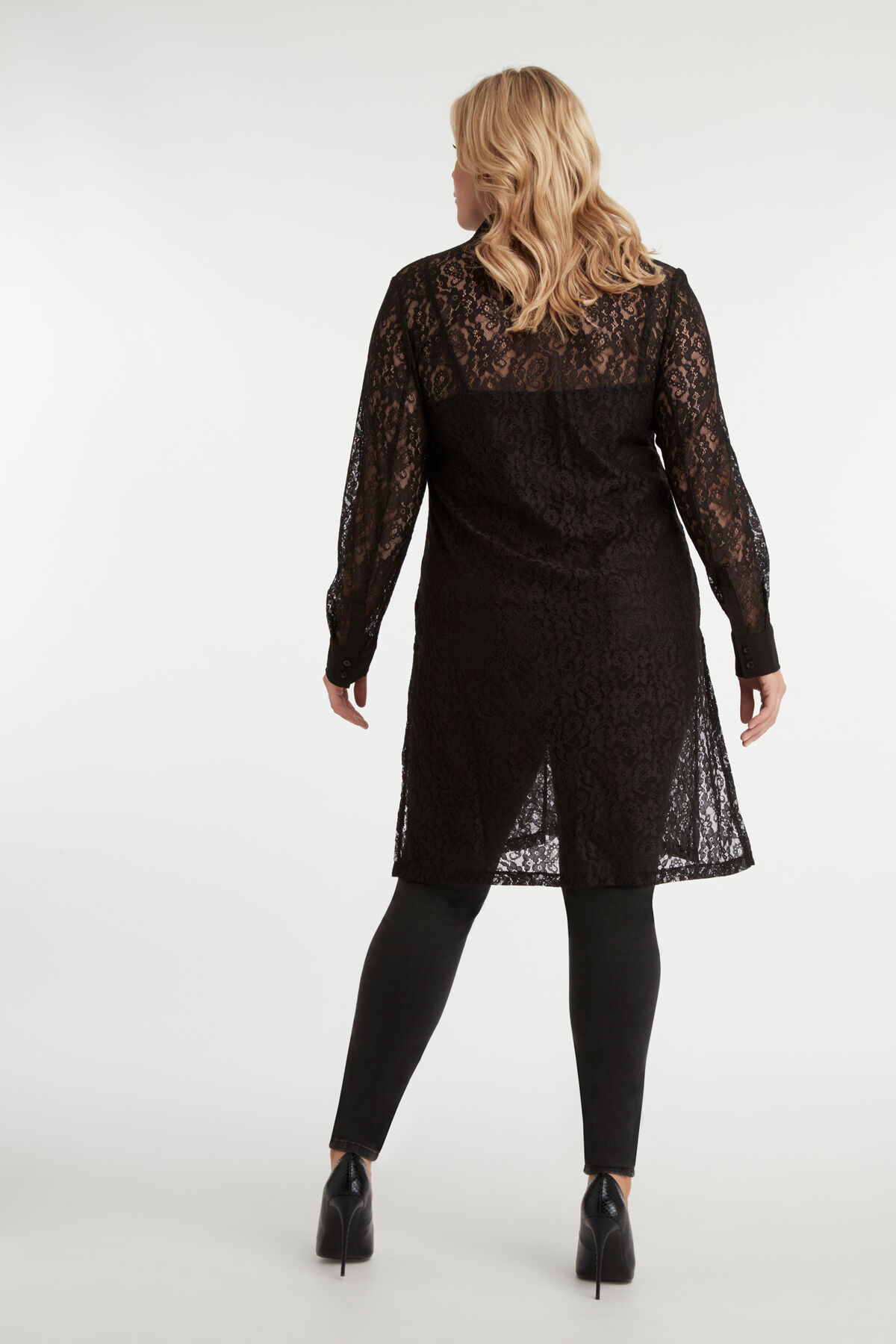 Haut en dentelle long image number 3