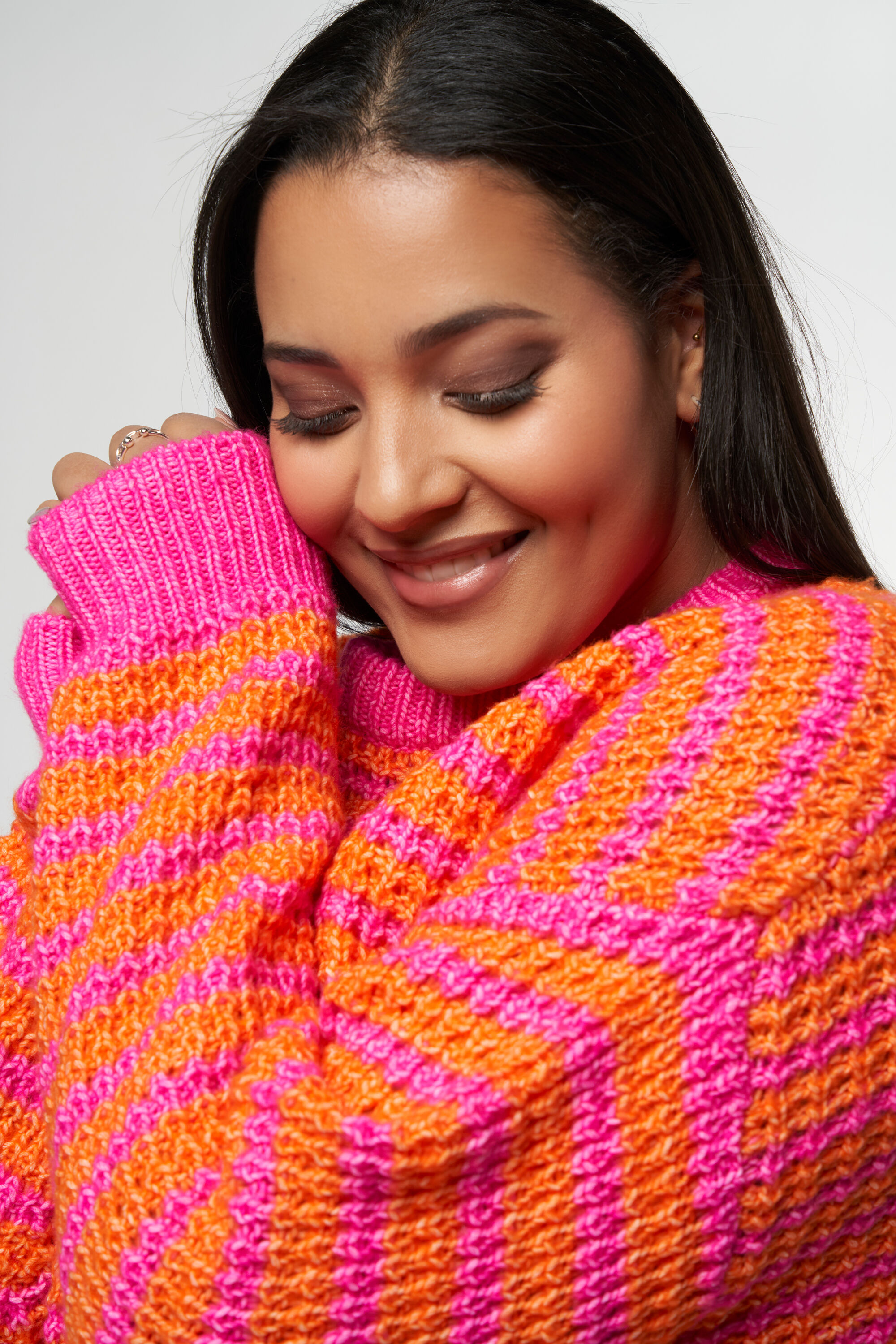 Pull en maille bicolore image number 4