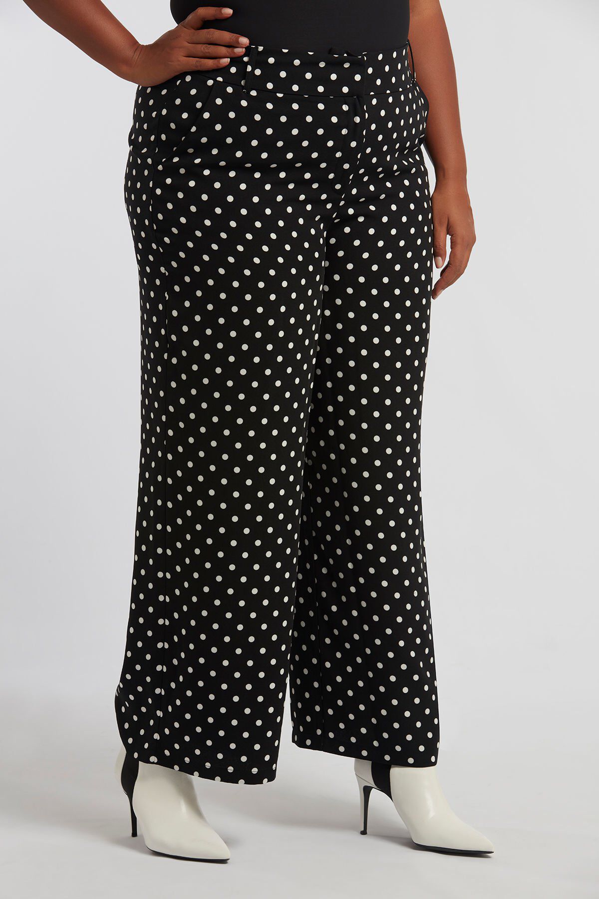 Pantalon fluide &agrave; pois image number 4