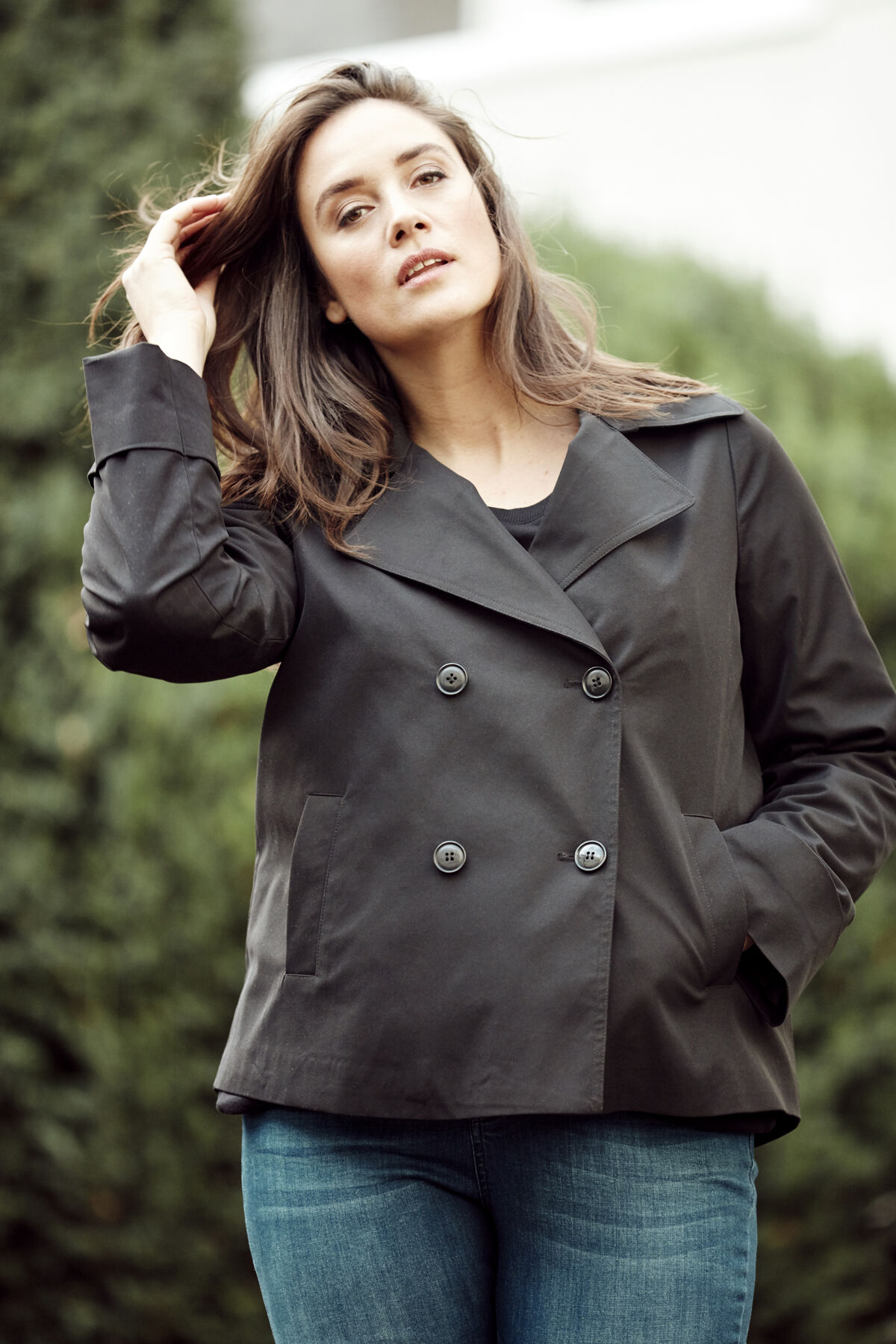 Trench coupe courte  image number 3