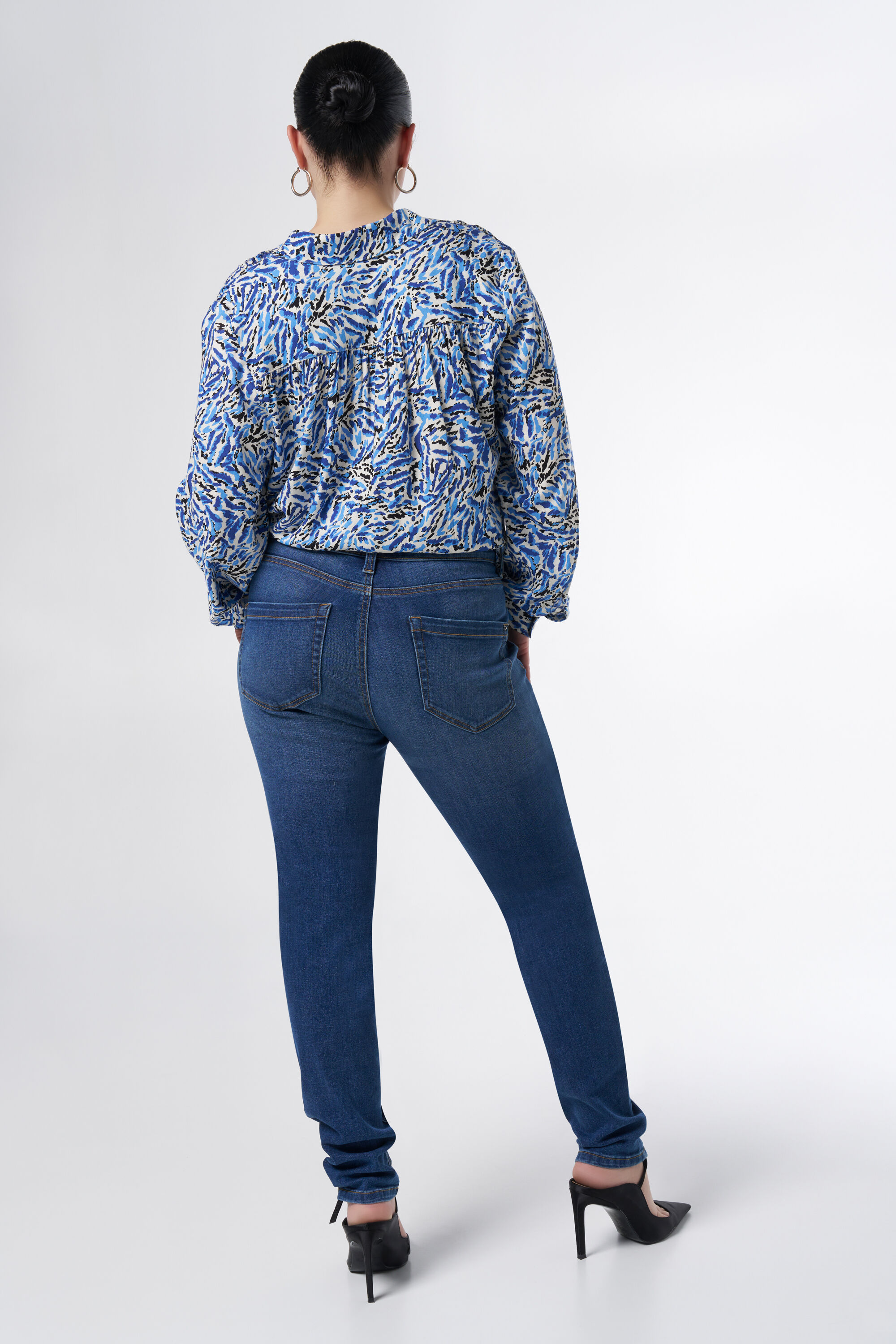 Slim leg jeans met stretch IRIS image number 3