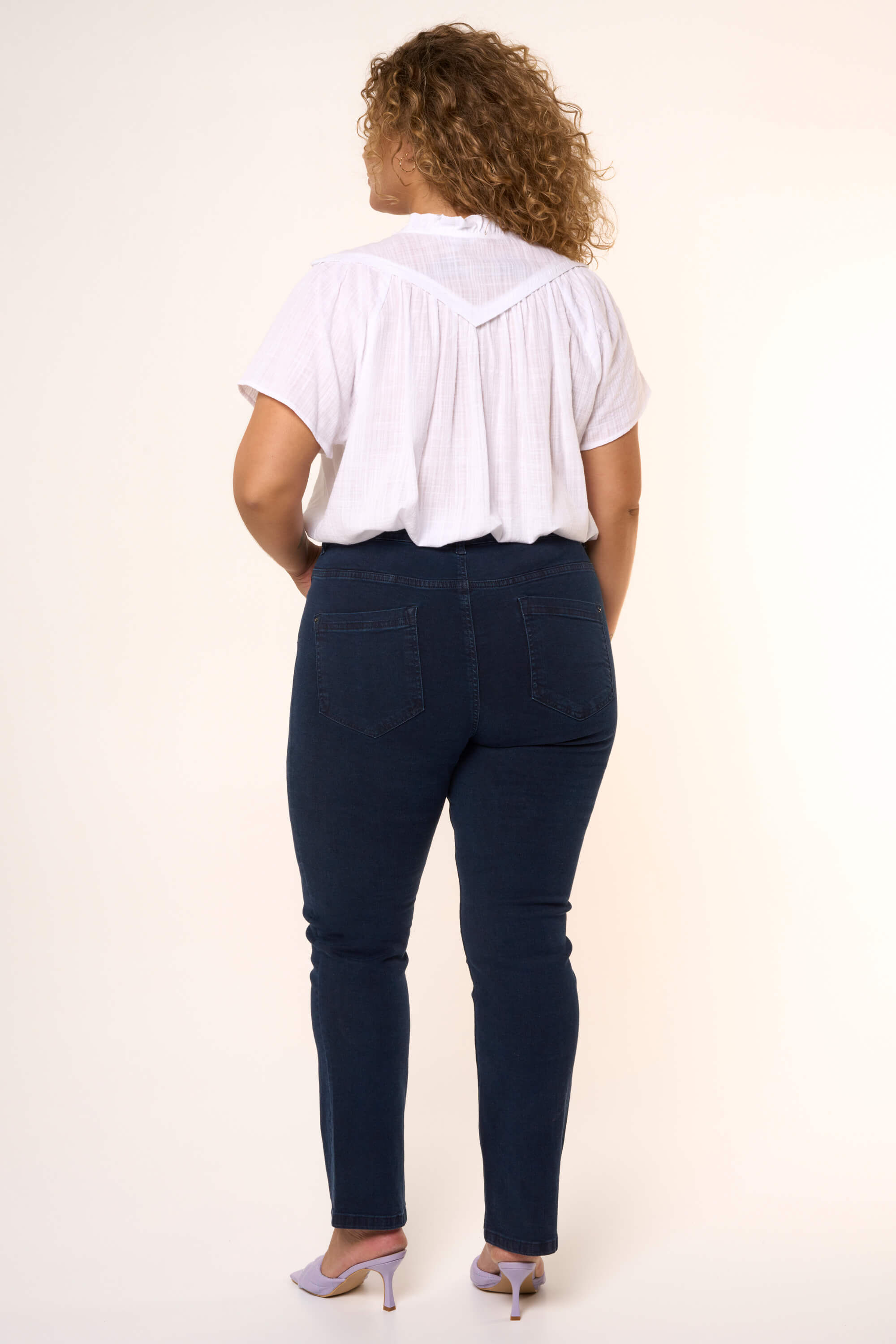 Jean &agrave; jambes droites LILY image number 3