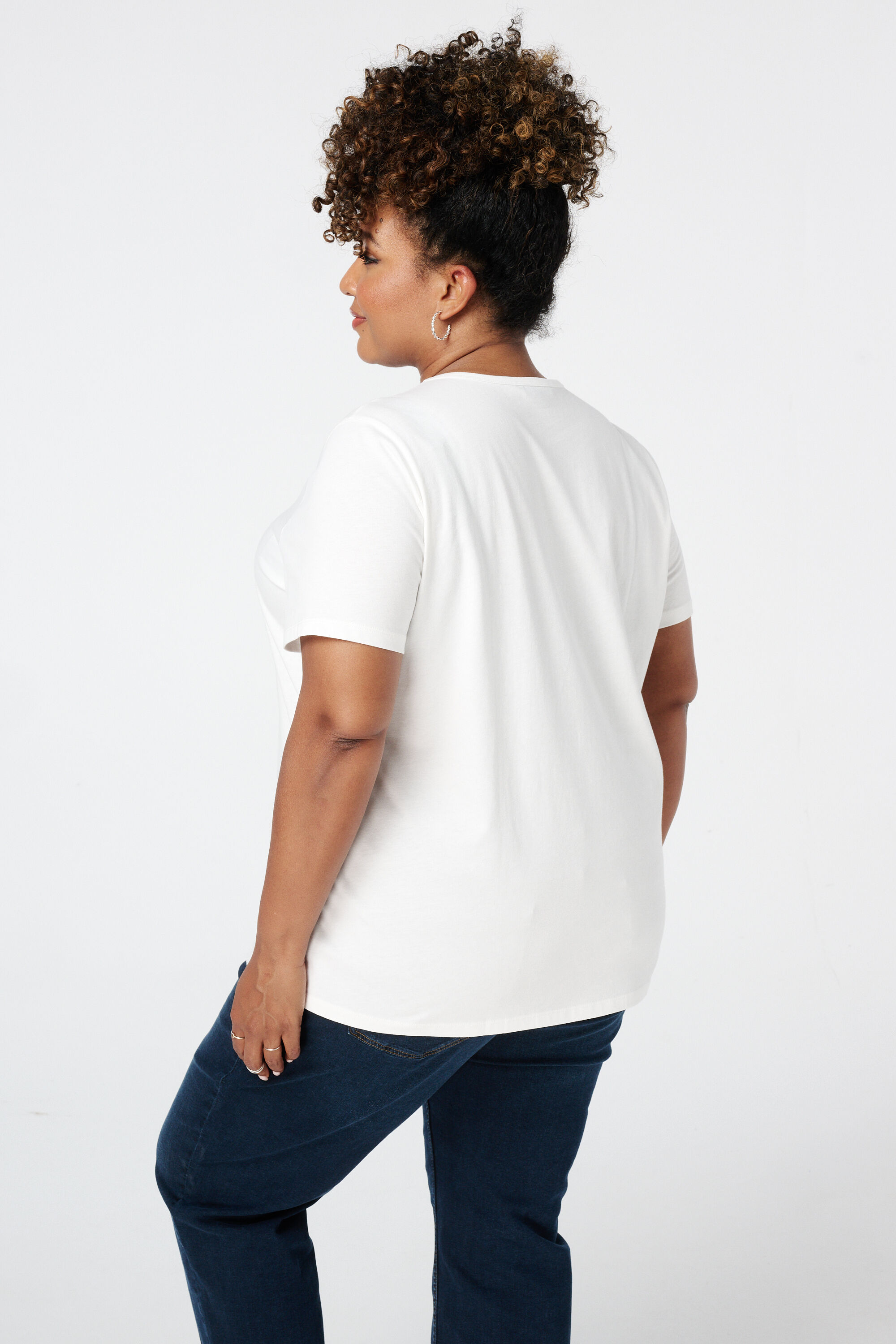 T-shirt avec broderie image number 3