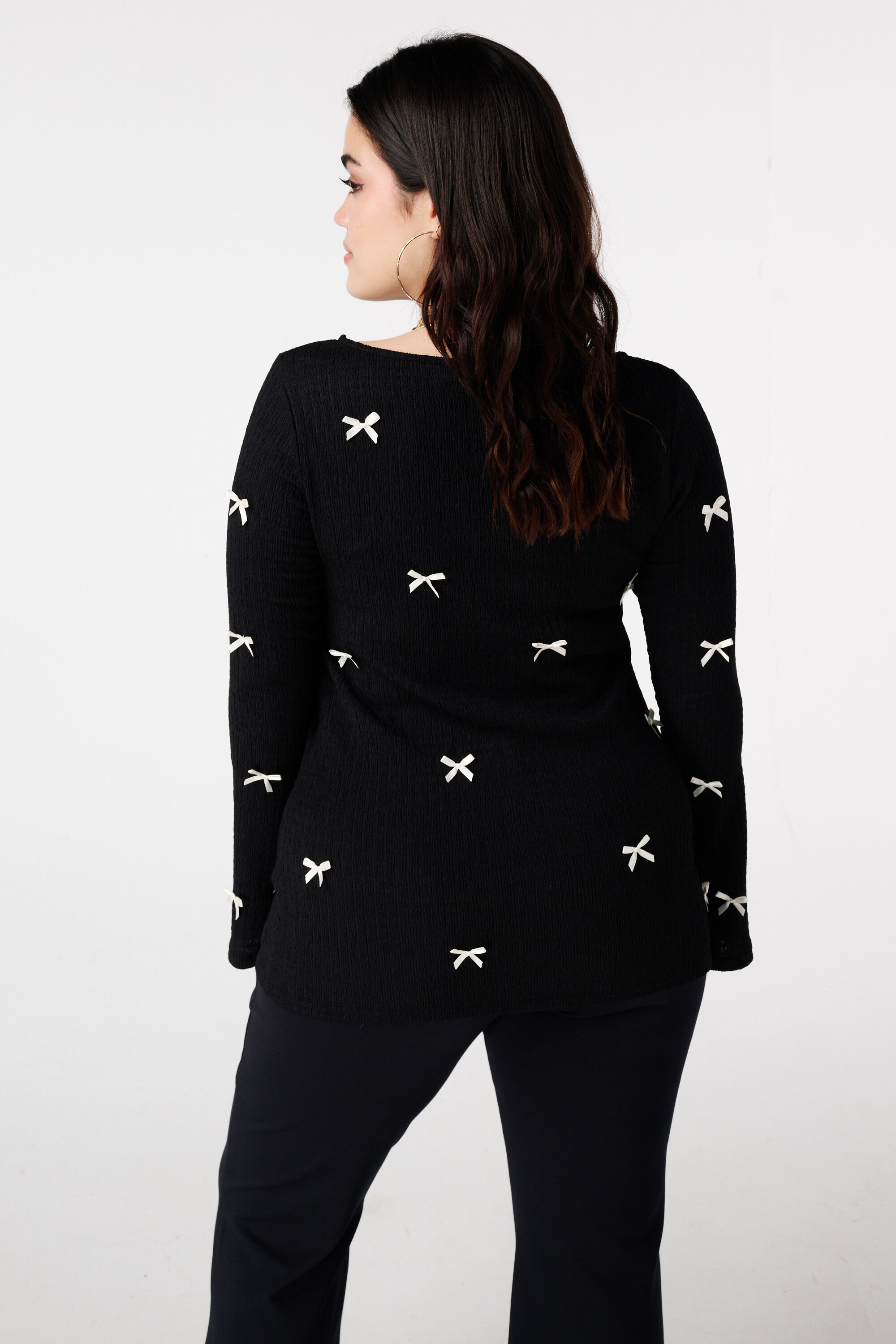 Top avec d&eacute;tails n&oelig;uds image number 3