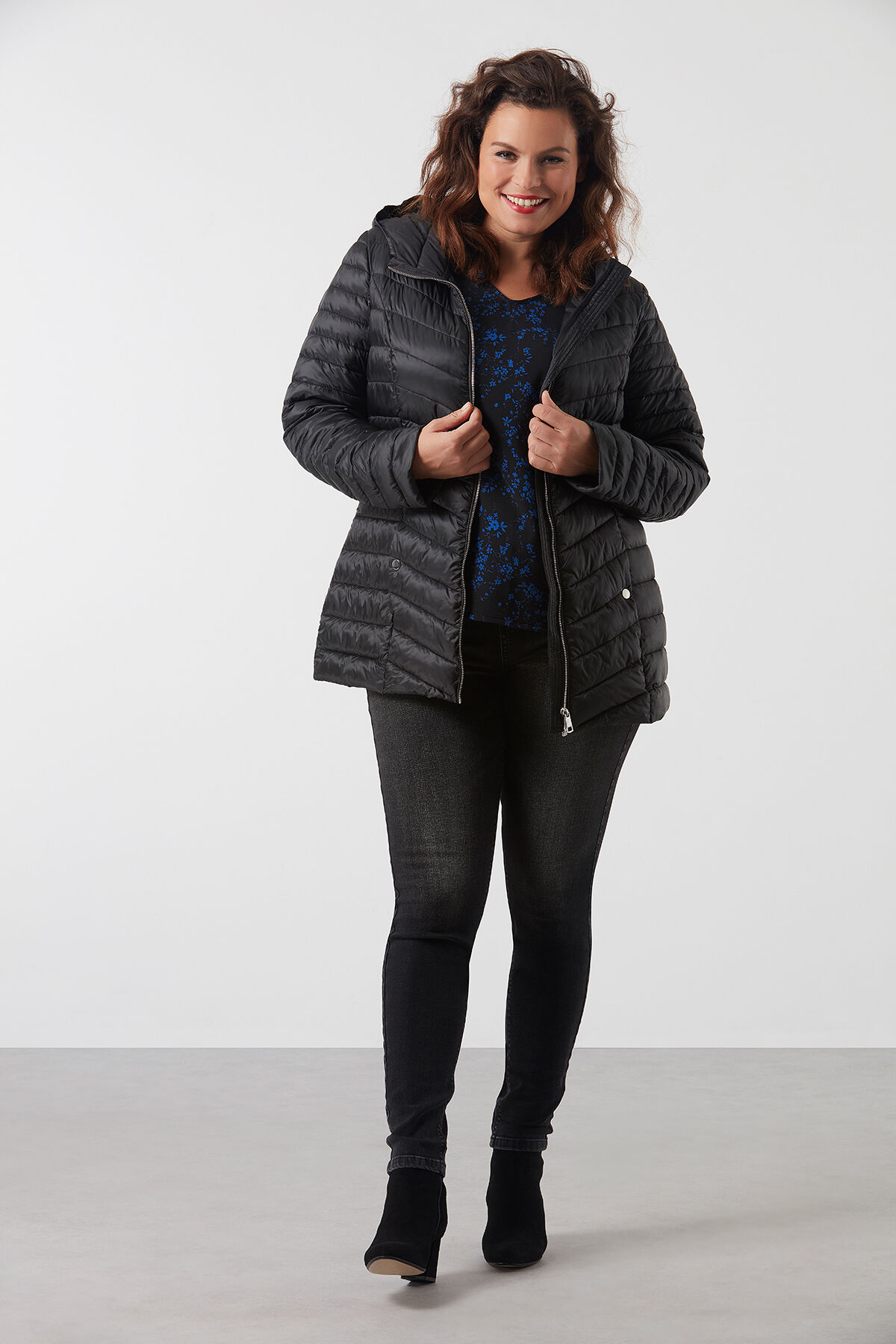 Doudoune l&eacute;g&egrave;rement matelass&eacute;e image number 4